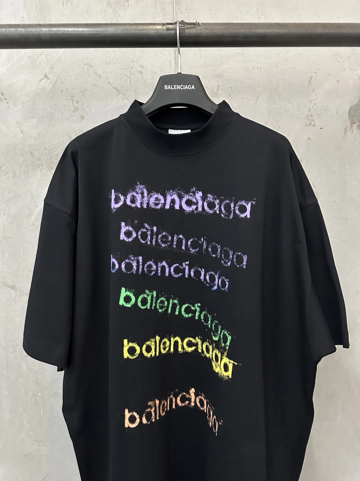Logo Spray-Paint Oversized T-Shirt D21023069 — view 3