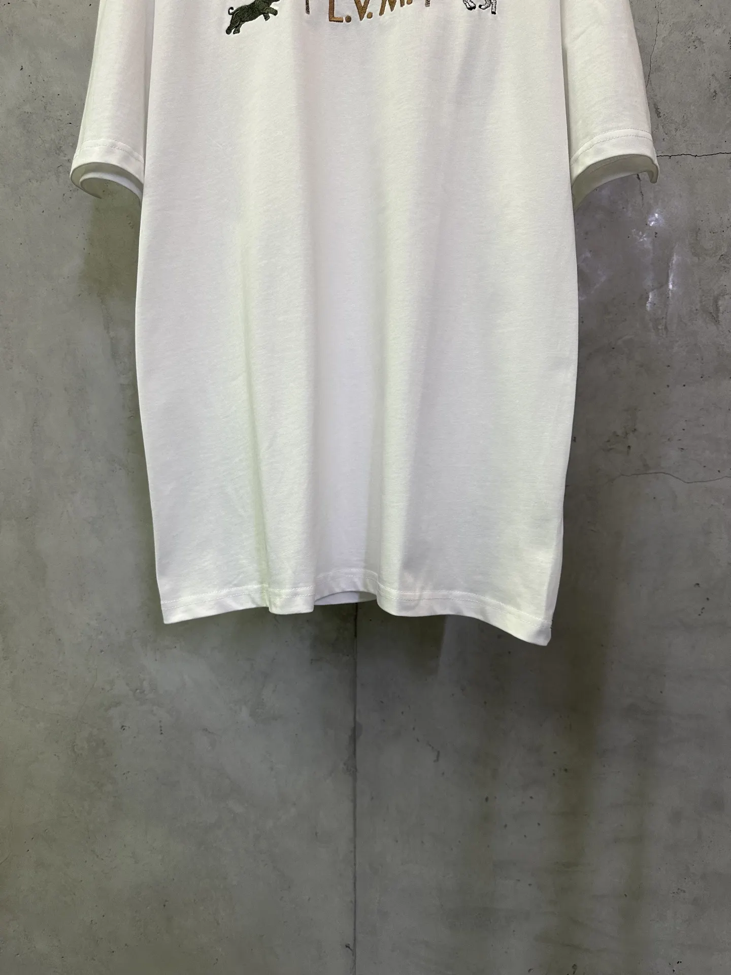 Animal Embroidery Cotton T-Shirt D21015295 — view 4