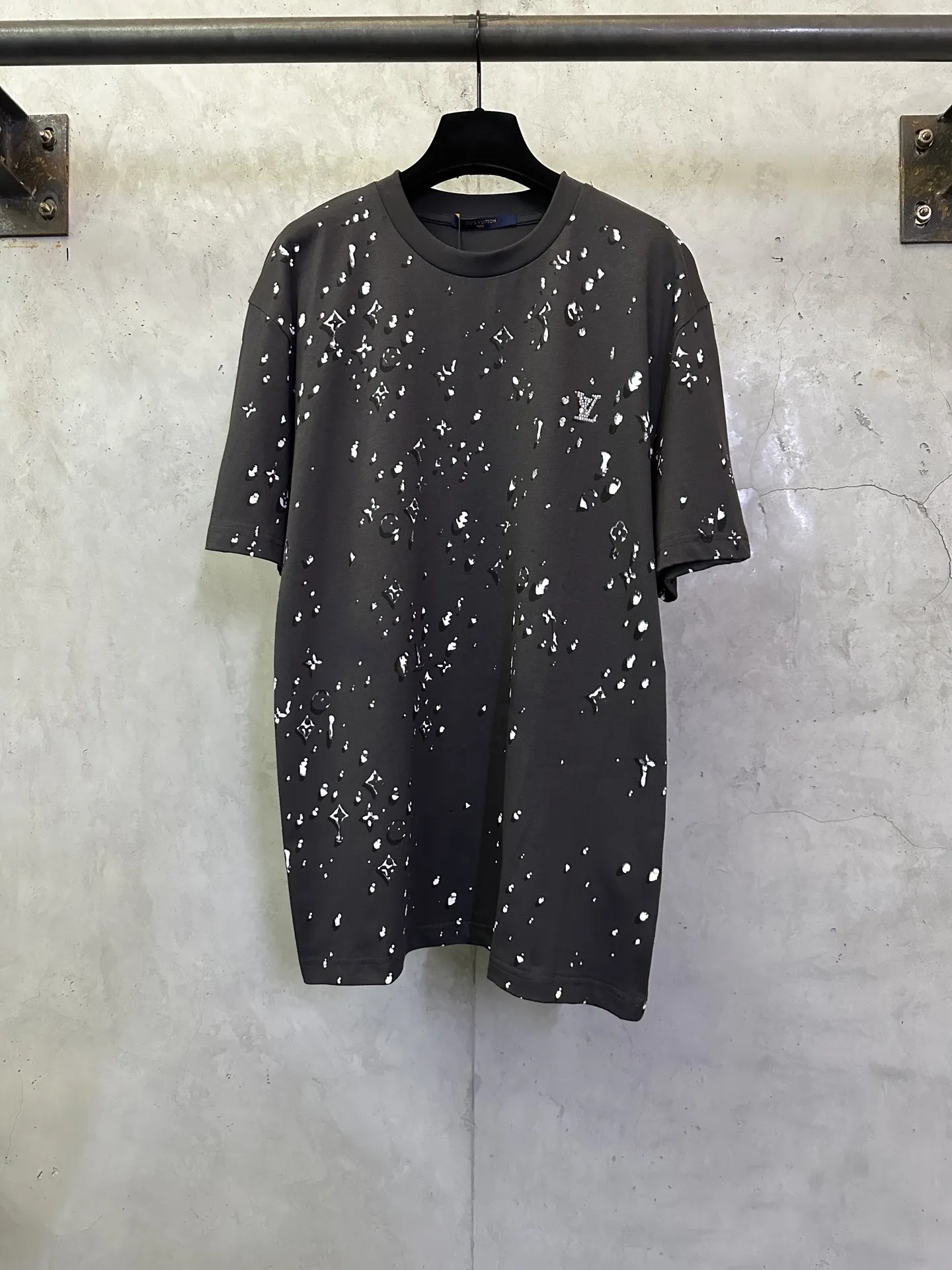 Monogram Paint Splatter Embellished T-Shirt D21011500