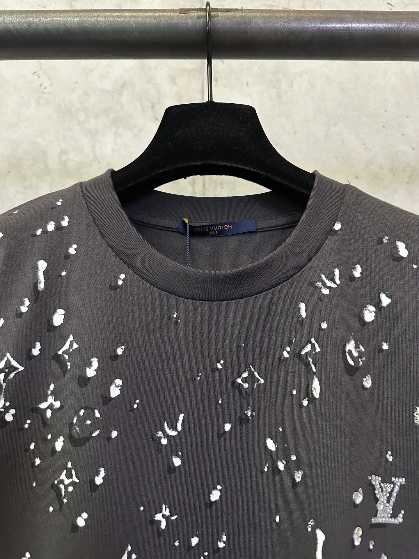 Monogram Paint Splatter Embellished T-Shirt D21011500 — view 7