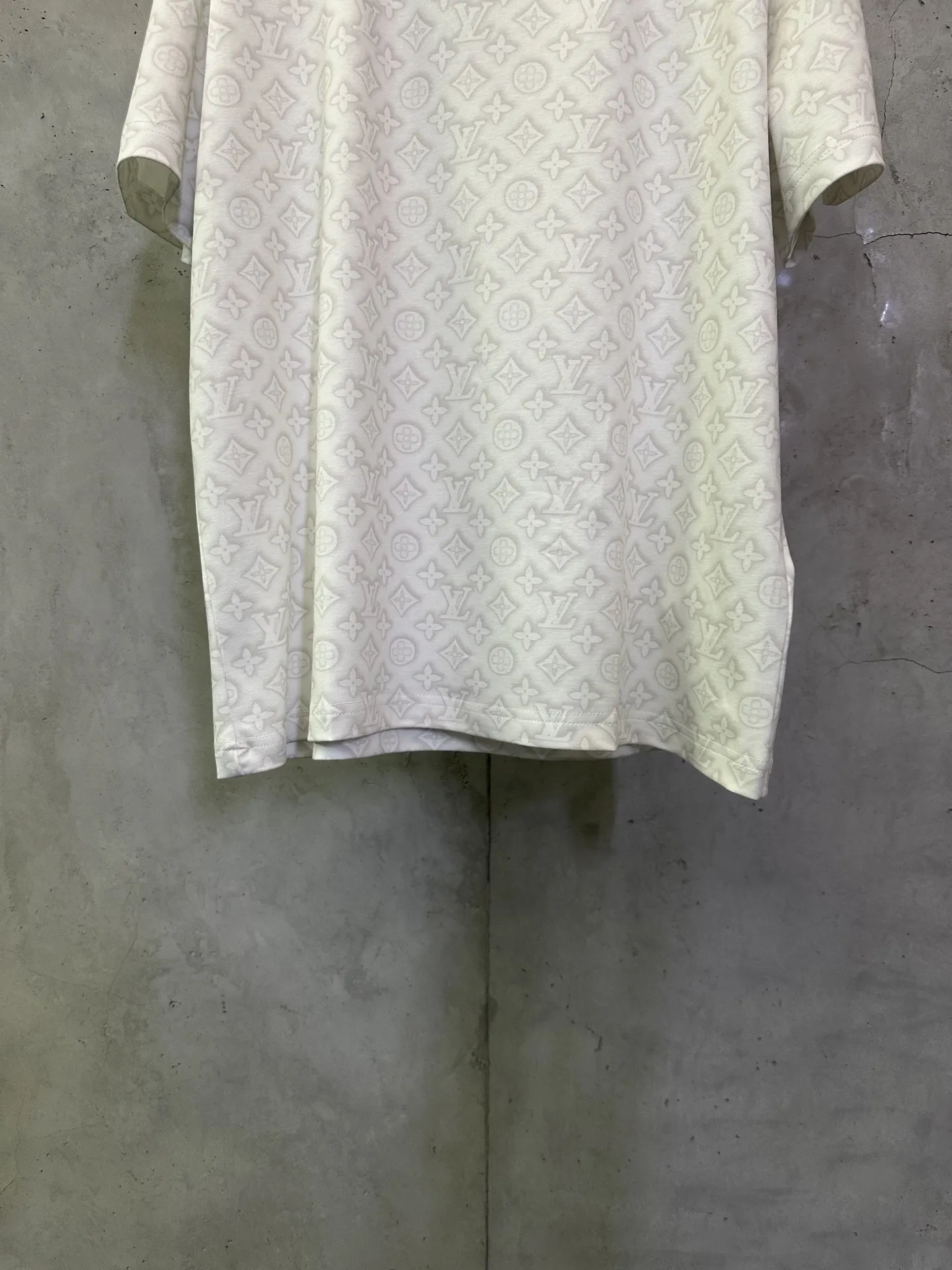Monogram Embossed Cotton T-Shirt D21012416 — view 4