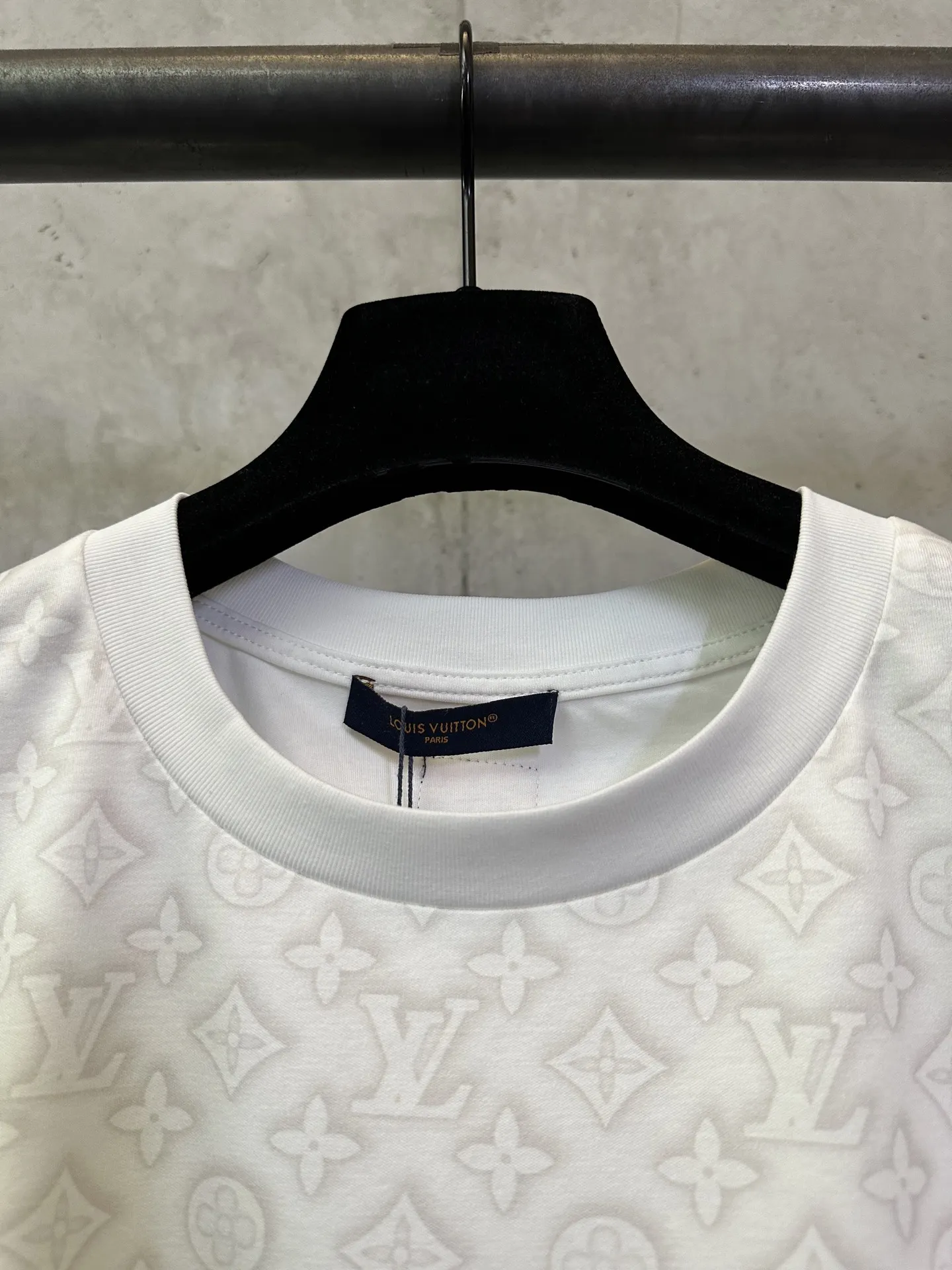 Monogram Embossed Cotton T-Shirt D21012416 — view 7