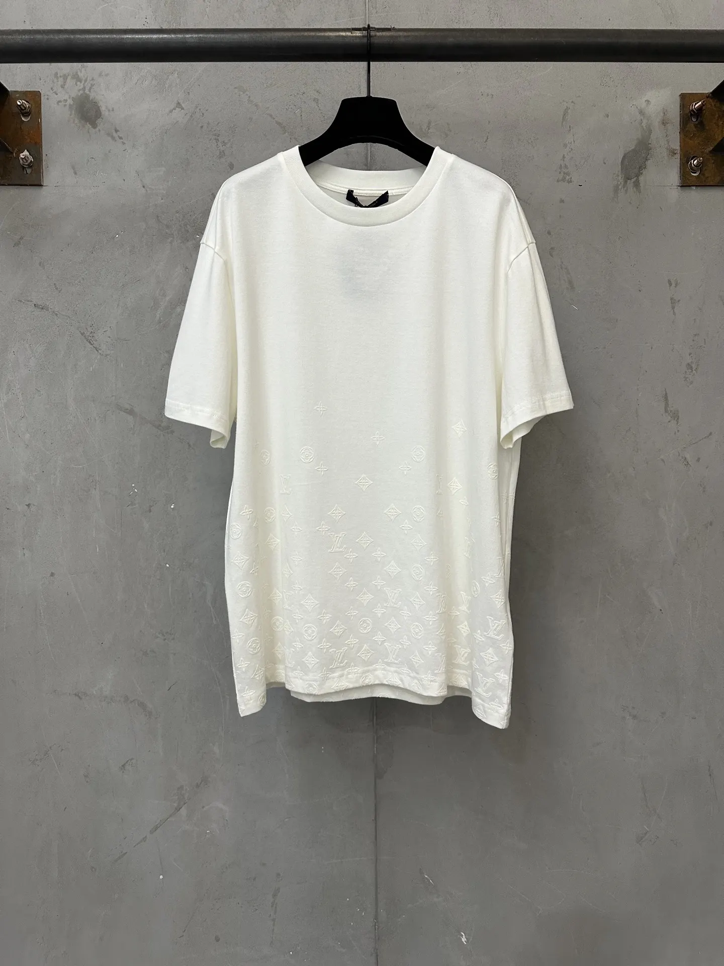 Monogram Gradient Flocked T-Shirt D21022206