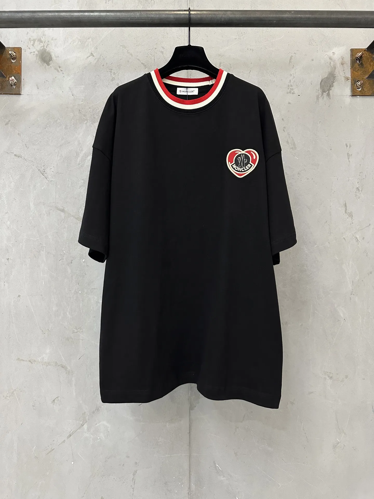 Heart Logo Embroidered Cotton T-Shirt D21011461