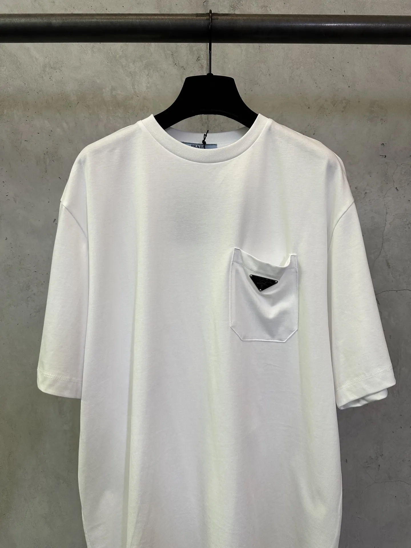 Logo-Badge Cotton Pocket T-Shirt D21012400 — view 3