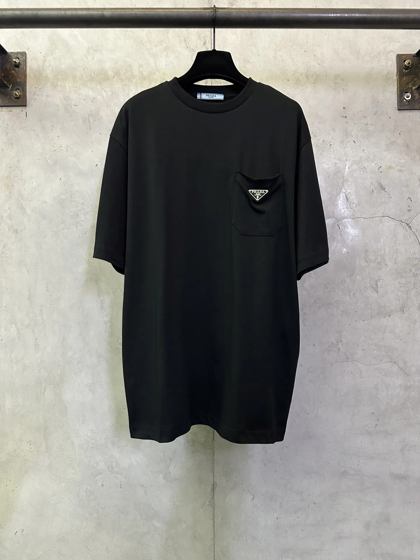 Logo-Badge Cotton Pocket T-Shirt D21012401