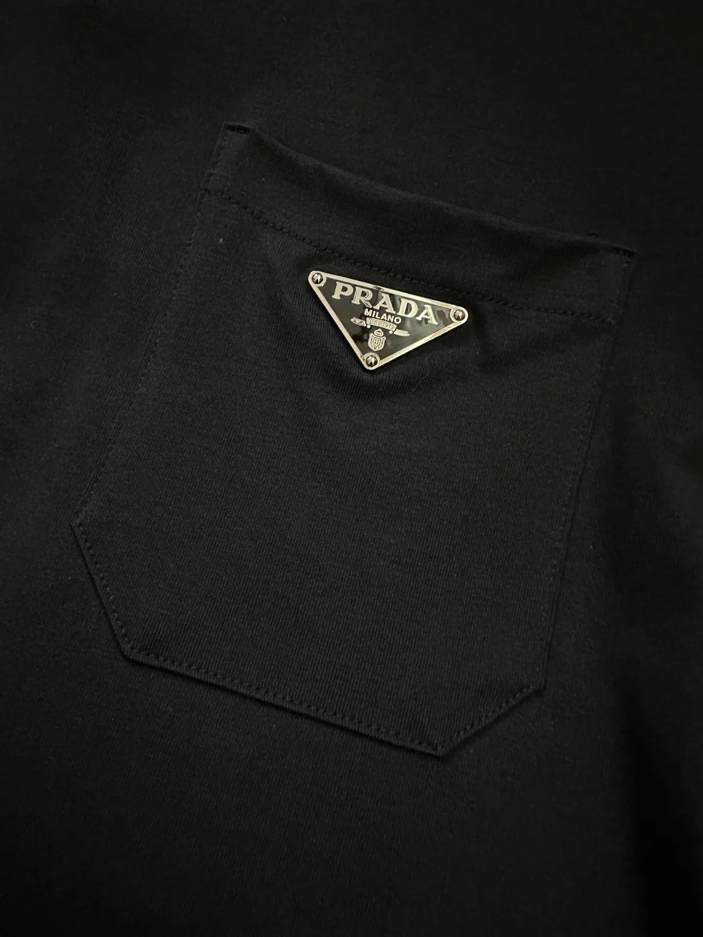 Logo-Badge Cotton Pocket T-Shirt D21012401 — view 8