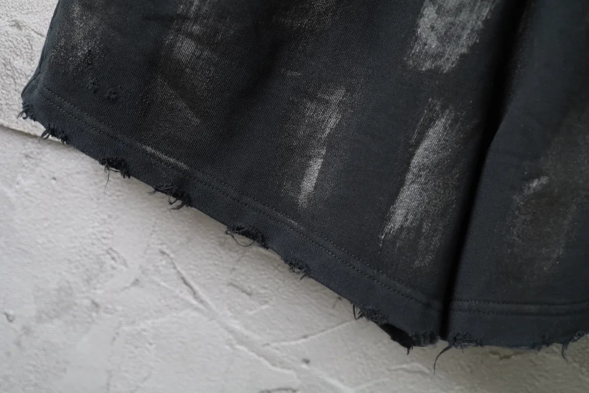 Distressed Mud-Wash Embroidered Sweat Shorts D21014221 — view 5