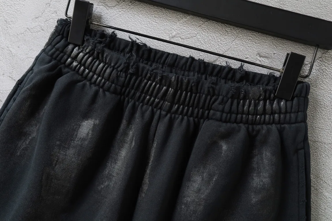Distressed Mud-Wash Embroidered Sweat Shorts D21014221 — view 6