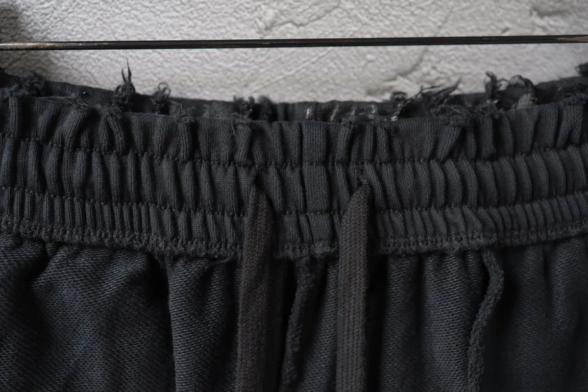 Distressed Mud-Wash Embroidered Sweat Shorts D21014221 — view 7