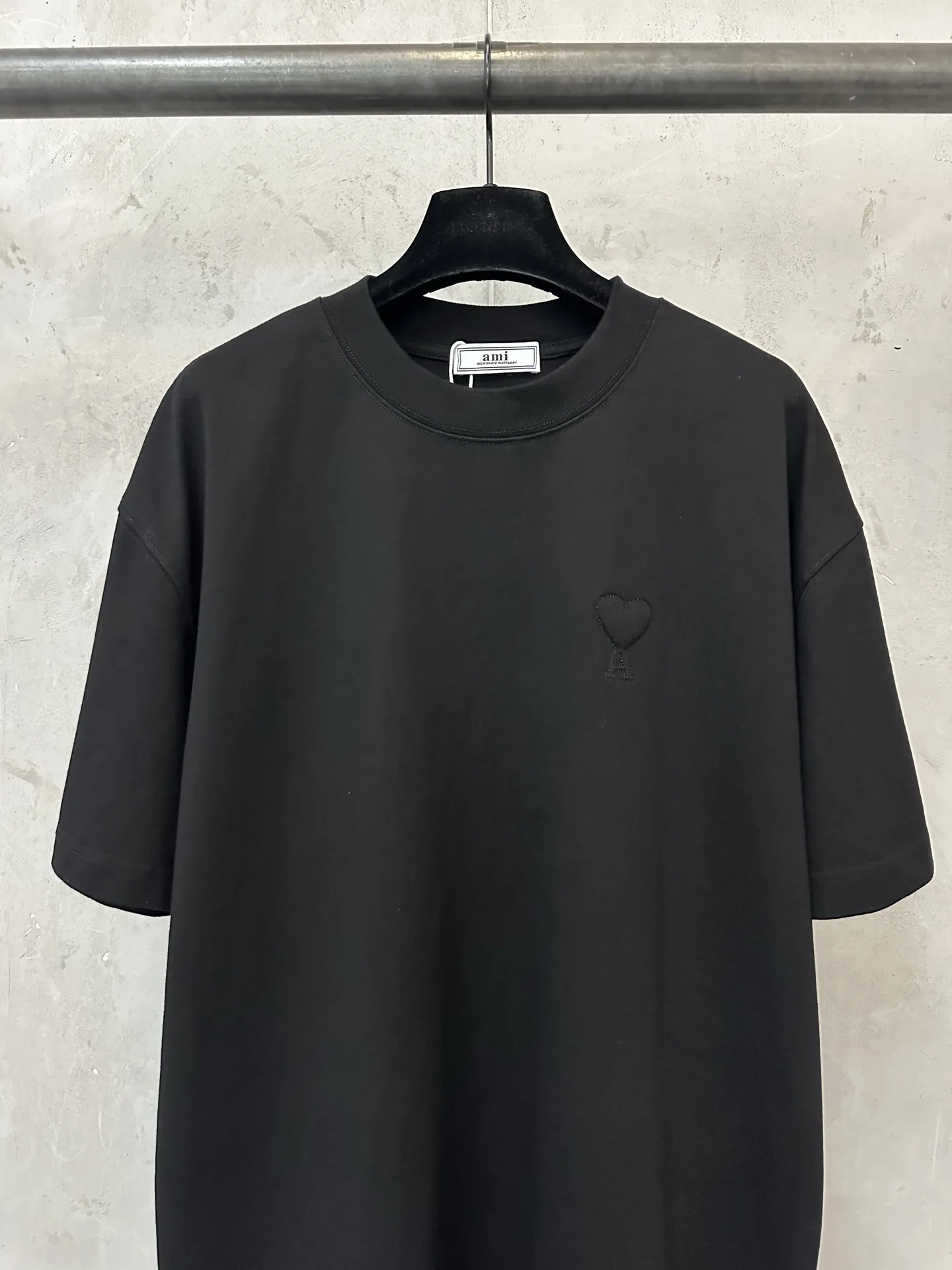 Ami de Coeur Tonal Embroidery Heavyweight T-Shirt D21022216 — view 3