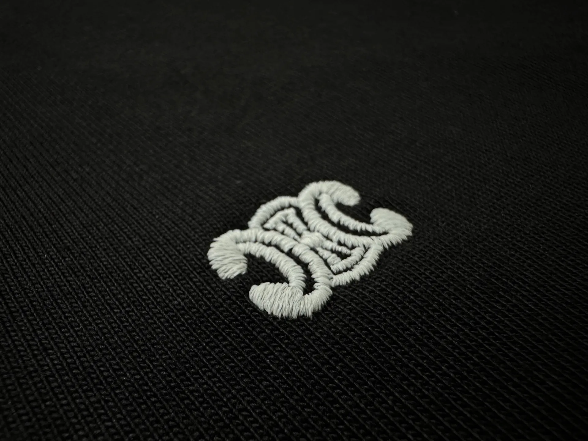 Triomphe Logo Embroidered Heavyweight Cotton T-Shirt D21018930 — view 8