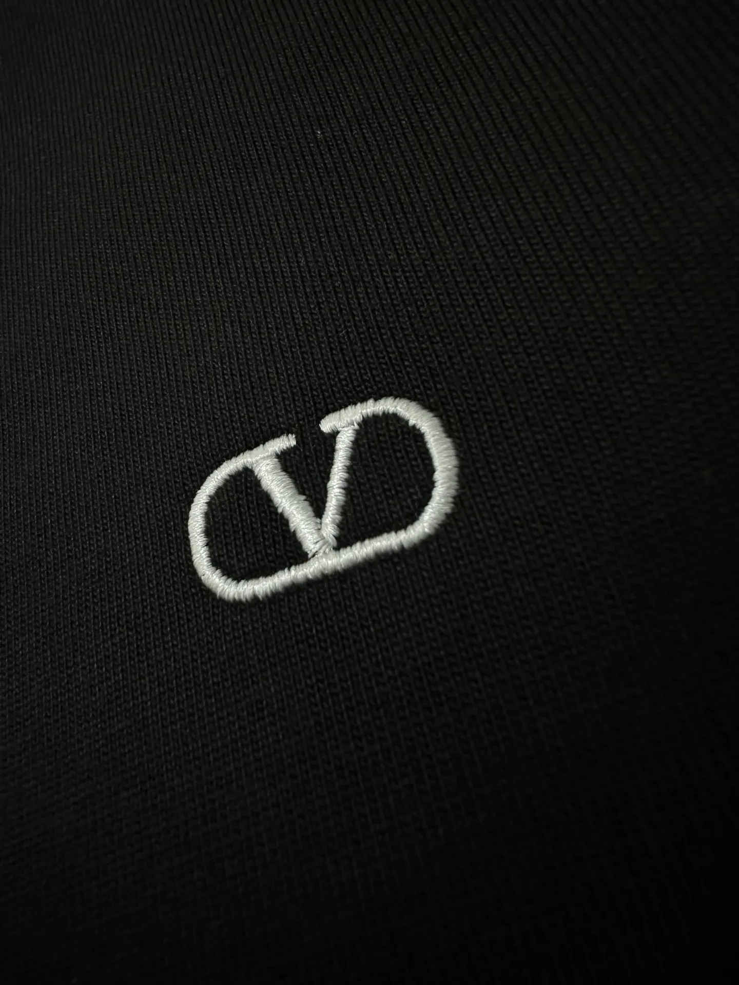 VLogo Embroidered Heavyweight Cotton T-Shirt D21018876 — view 8
