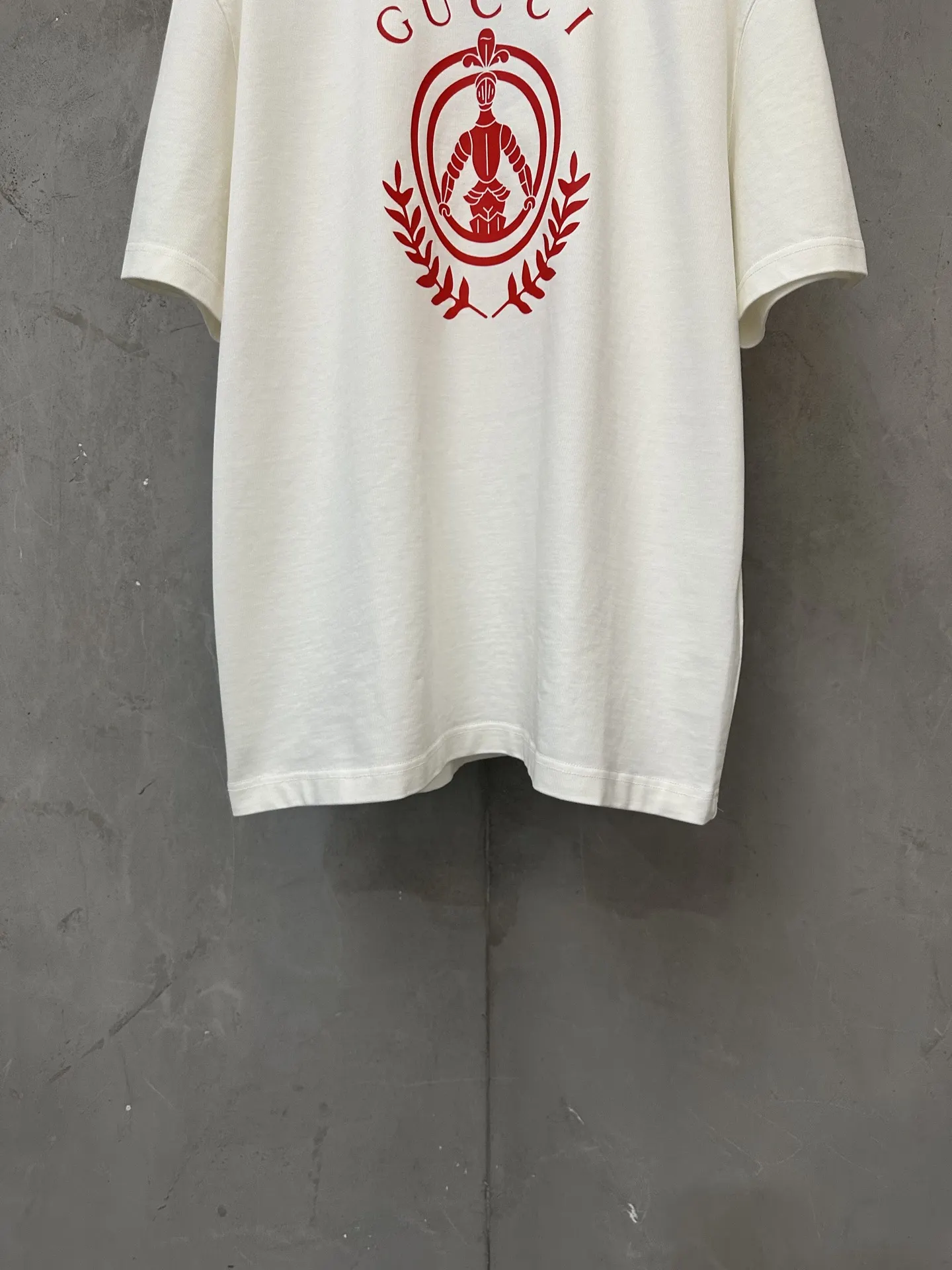 Knight Crest Logo Heavyweight Cotton T-Shirt D21022291 — view 4