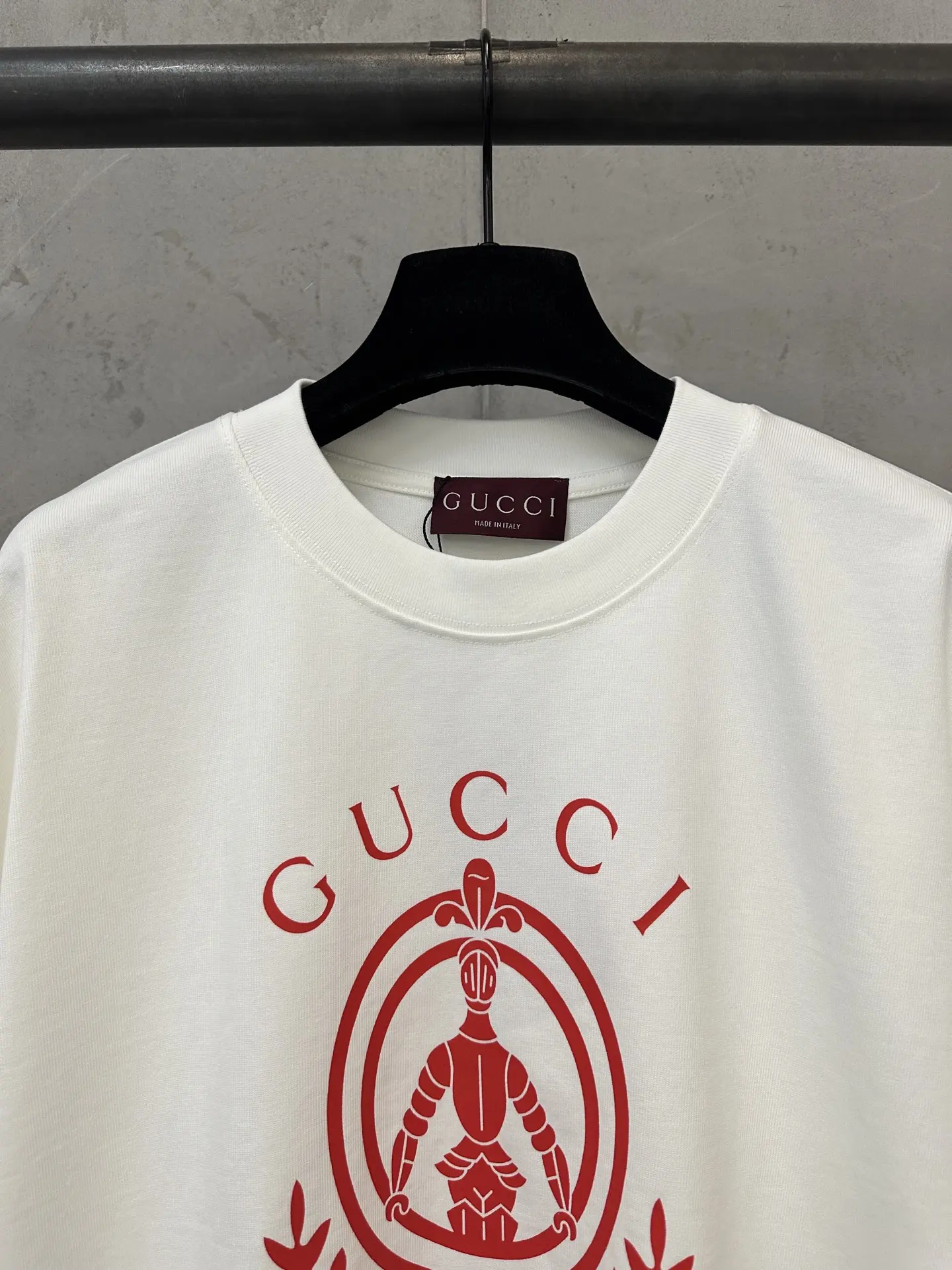 Knight Crest Logo Heavyweight Cotton T-Shirt D21022291 — view 5