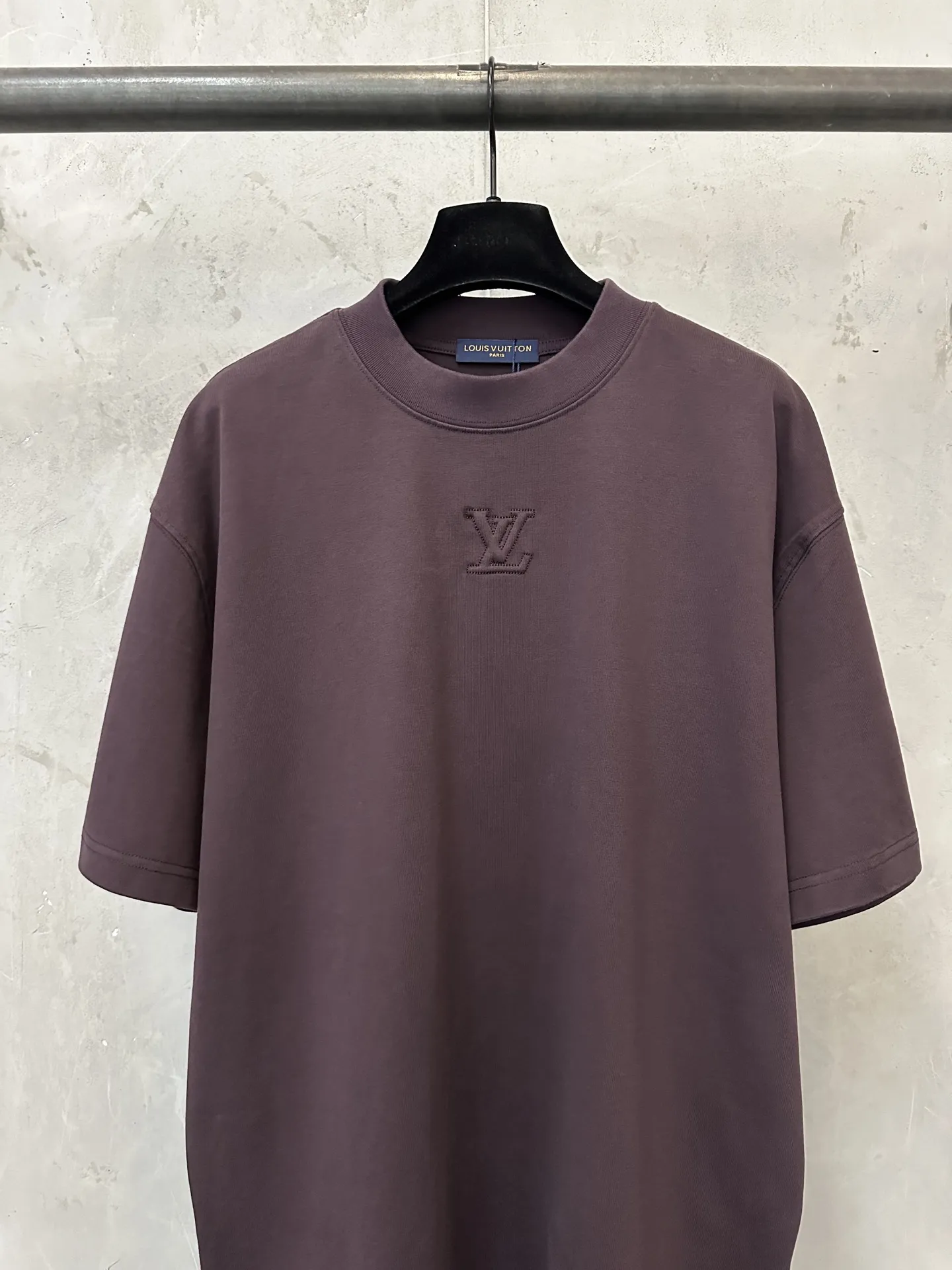 Embossed Logo Heavyweight Cotton T-Shirt D21020490 — view 3