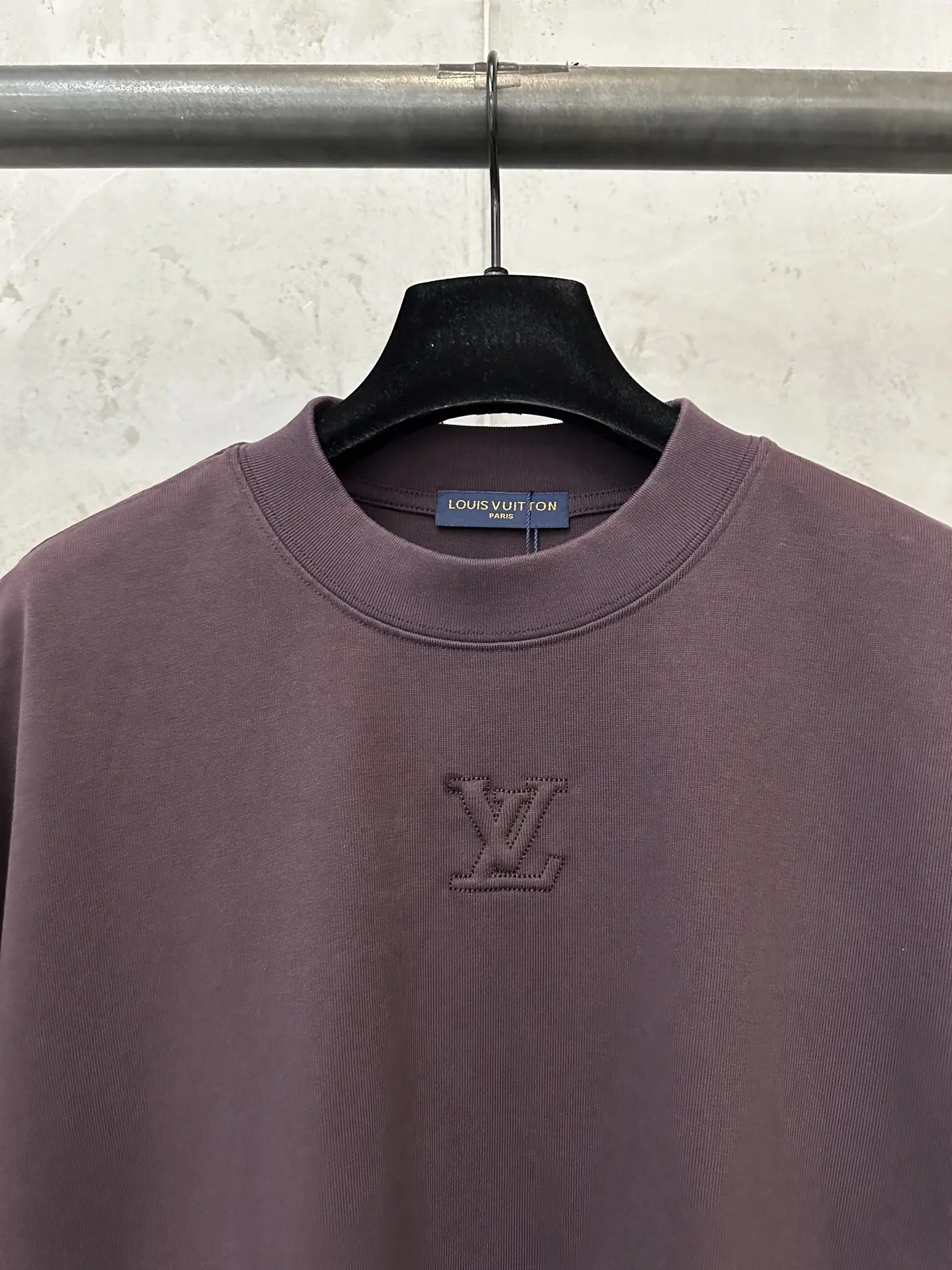Embossed Logo Heavyweight Cotton T-Shirt D21020490 — view 5