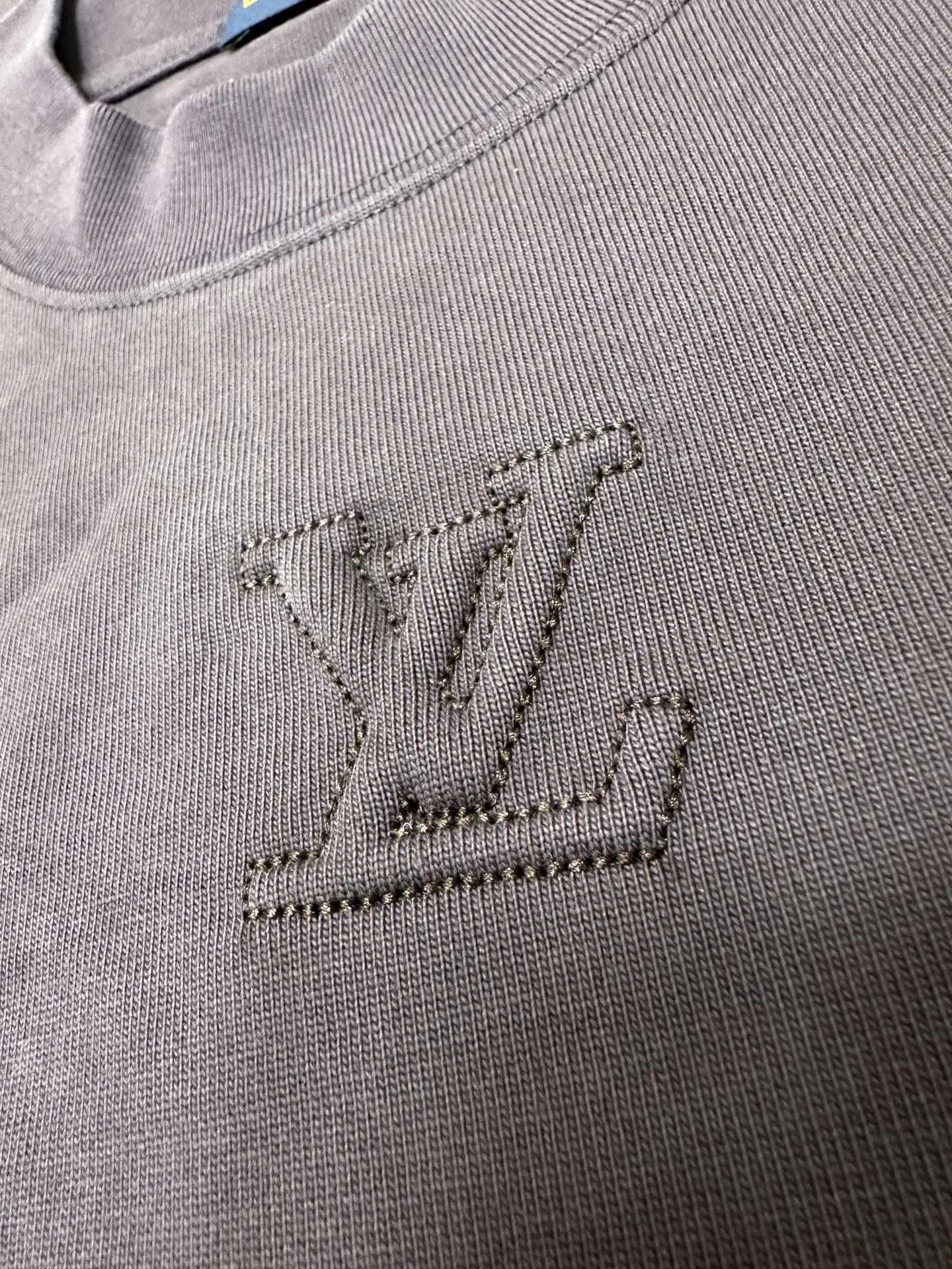 Embossed Logo Heavyweight Cotton T-Shirt D21020490 — view 7