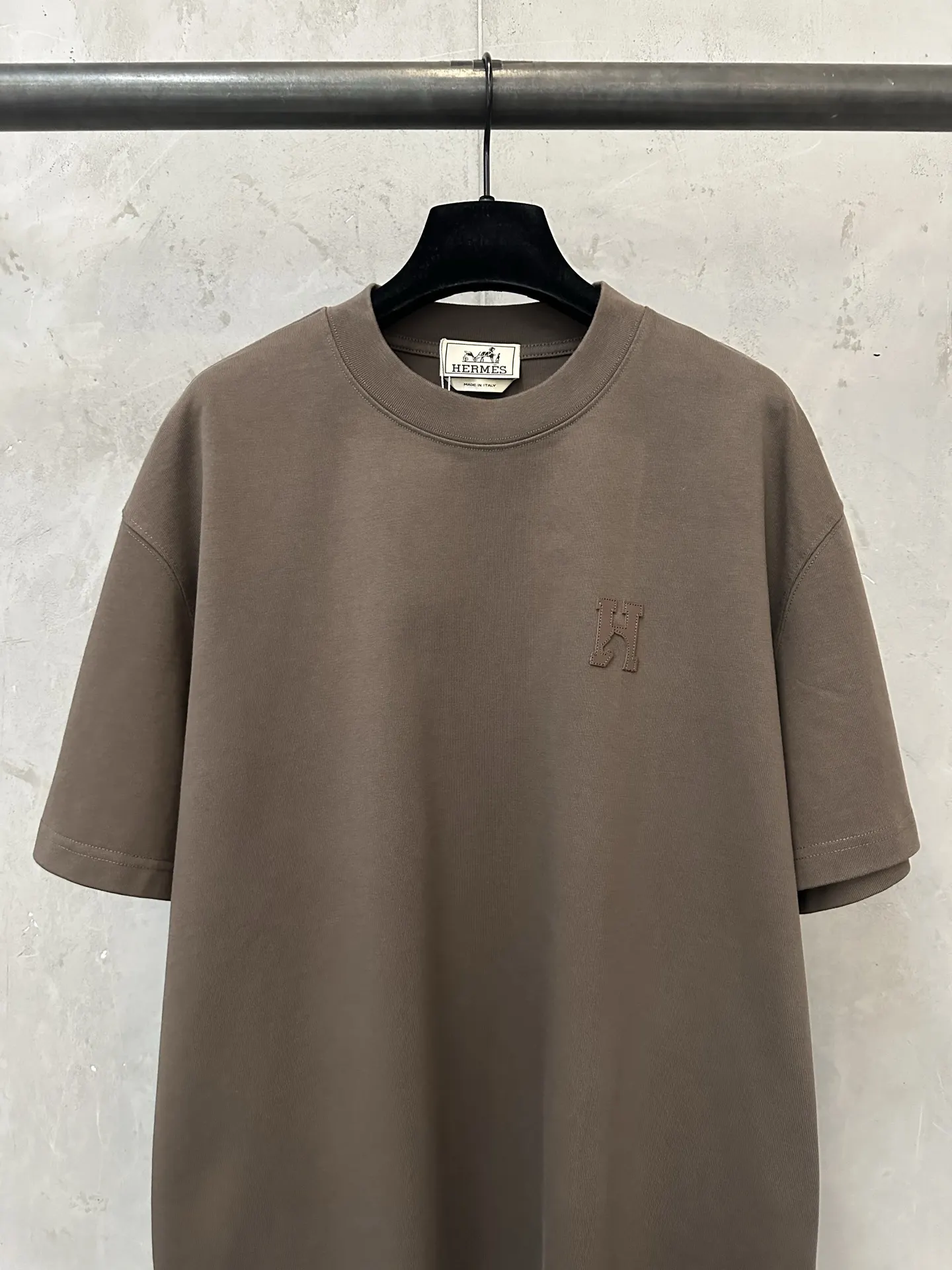 Heavyweight Cotton T-Shirt with Leather Patch D21020508 — view 3