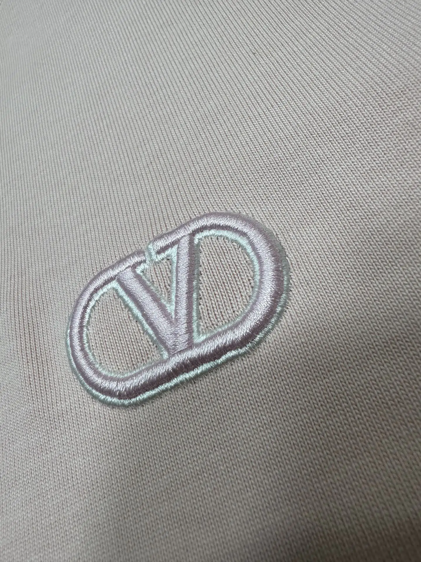 VLogo Embroidered Heavyweight Cotton T-Shirt D21020652 — view 8
