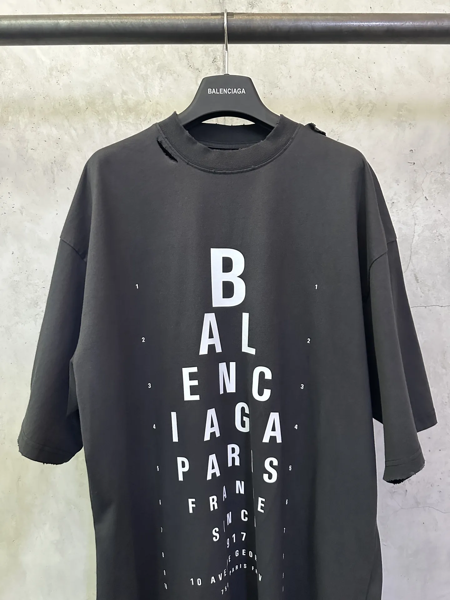 Eye Chart Distressed Oversized T-Shirt D21512421 — view 3