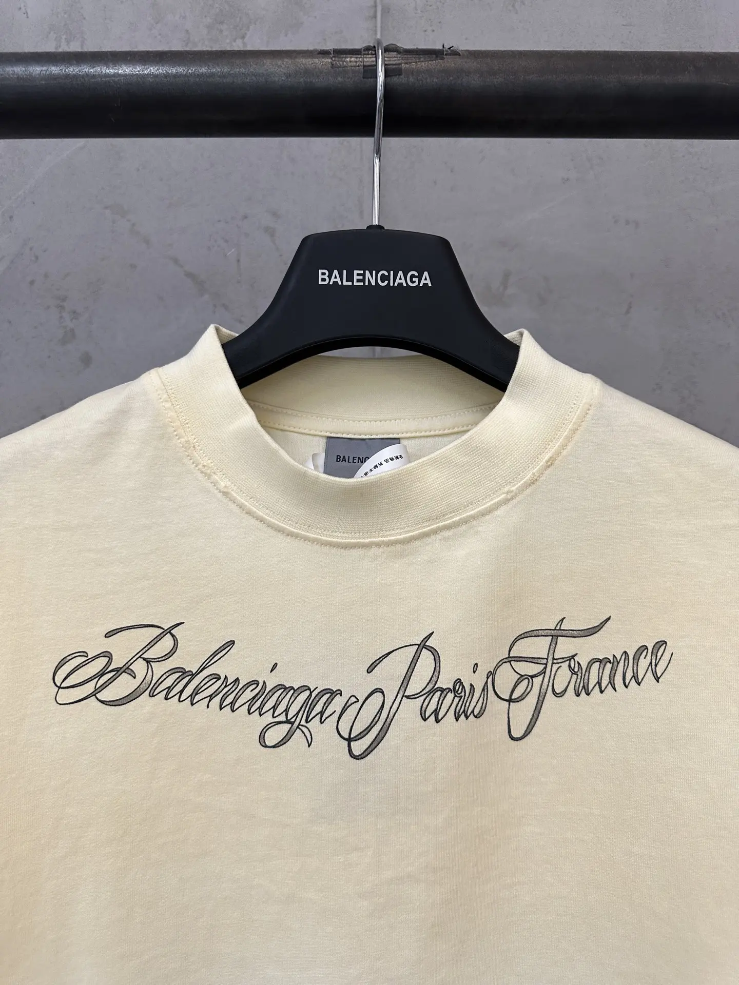Classic Ink Script Logo T-Shirt D21518887 — view 5