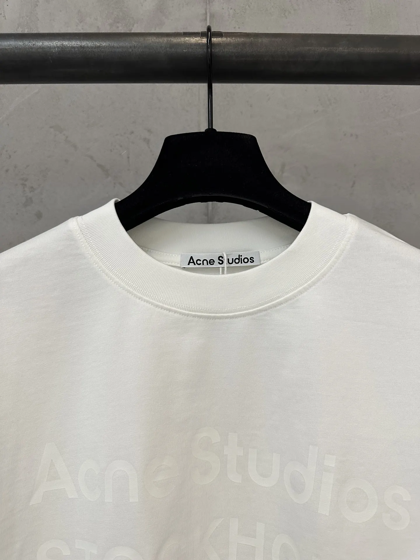 1996 Logo-Embossed Long-Sleeve T-Shirt D22018891 — view 5
