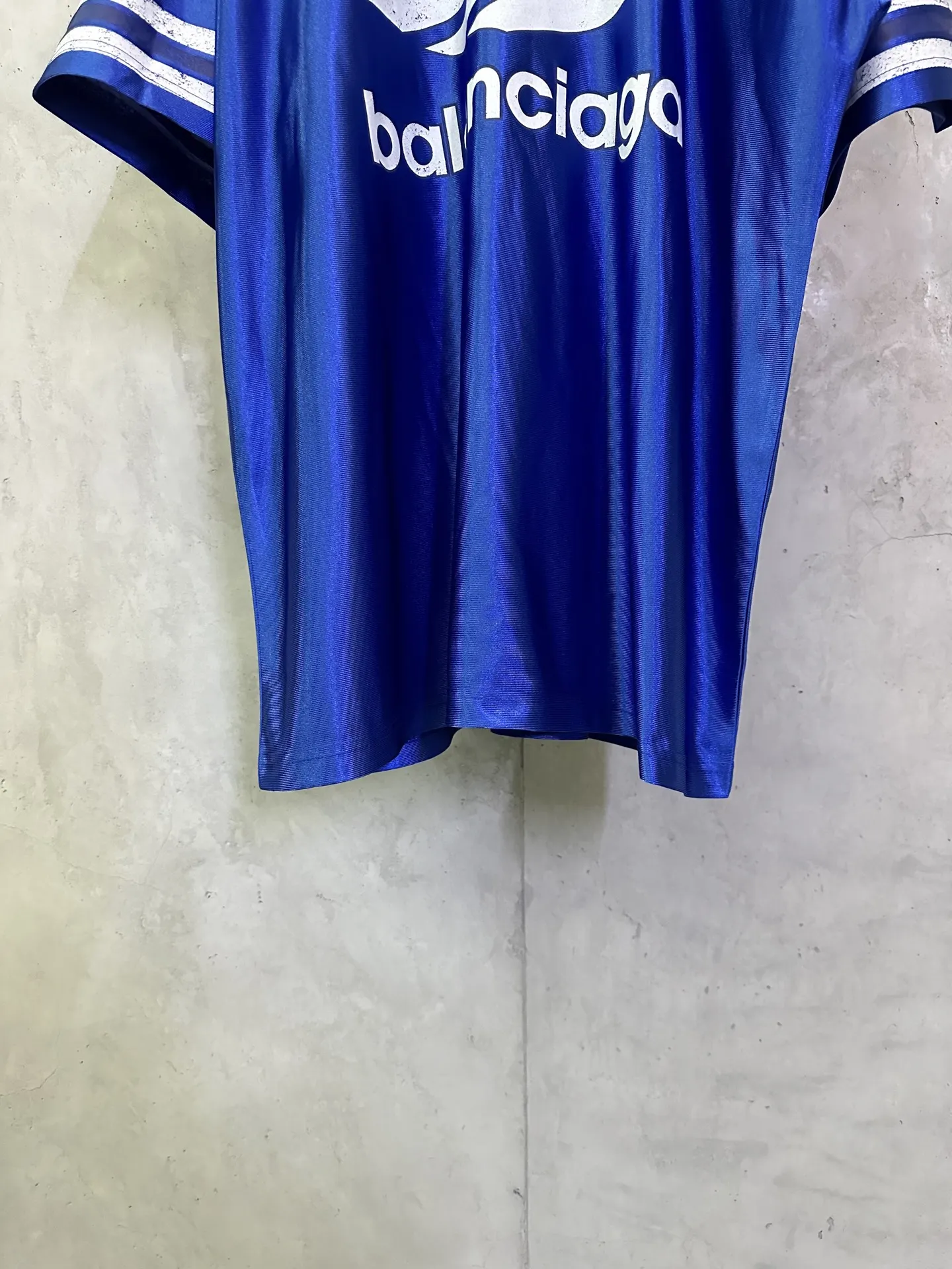 Logo-Embroidered V-Neck Rugby Jersey T-Shirt D22011210 — view 4