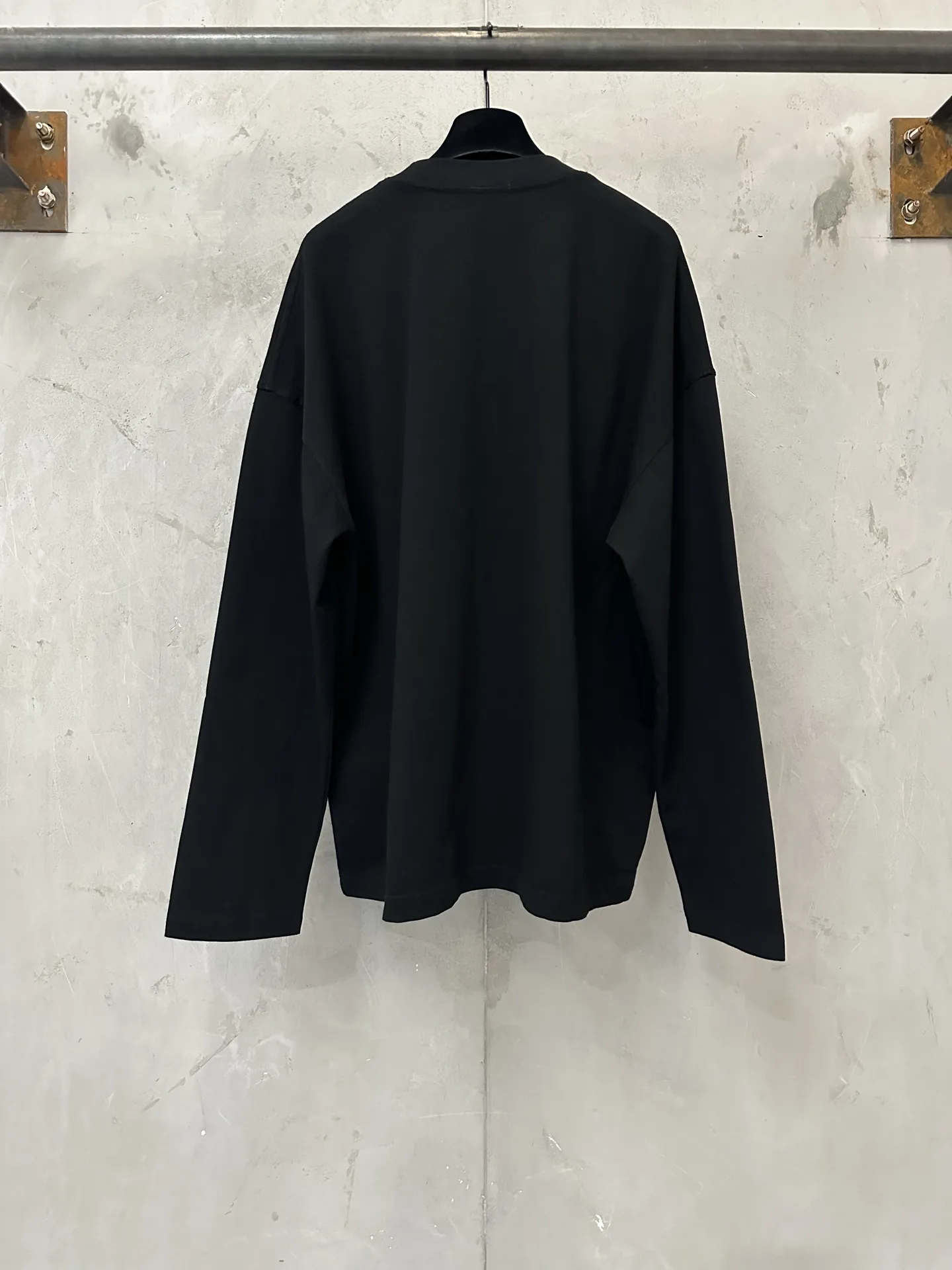 Logo Embroidered Long-Sleeve T-Shirt D22023084 — view 2
