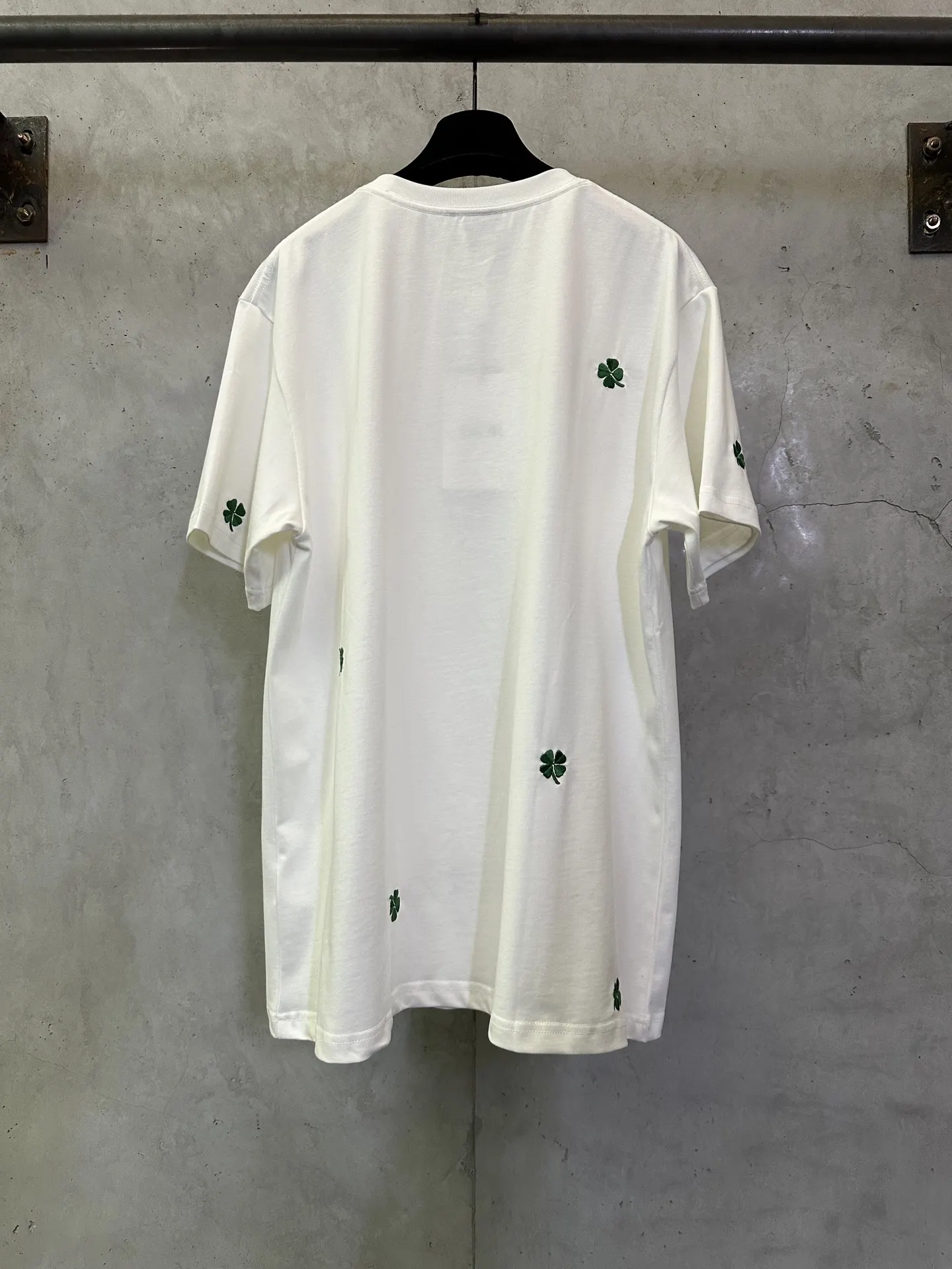 Clover Embroidered Cotton Jersey T-Shirt D22012402 — view 2