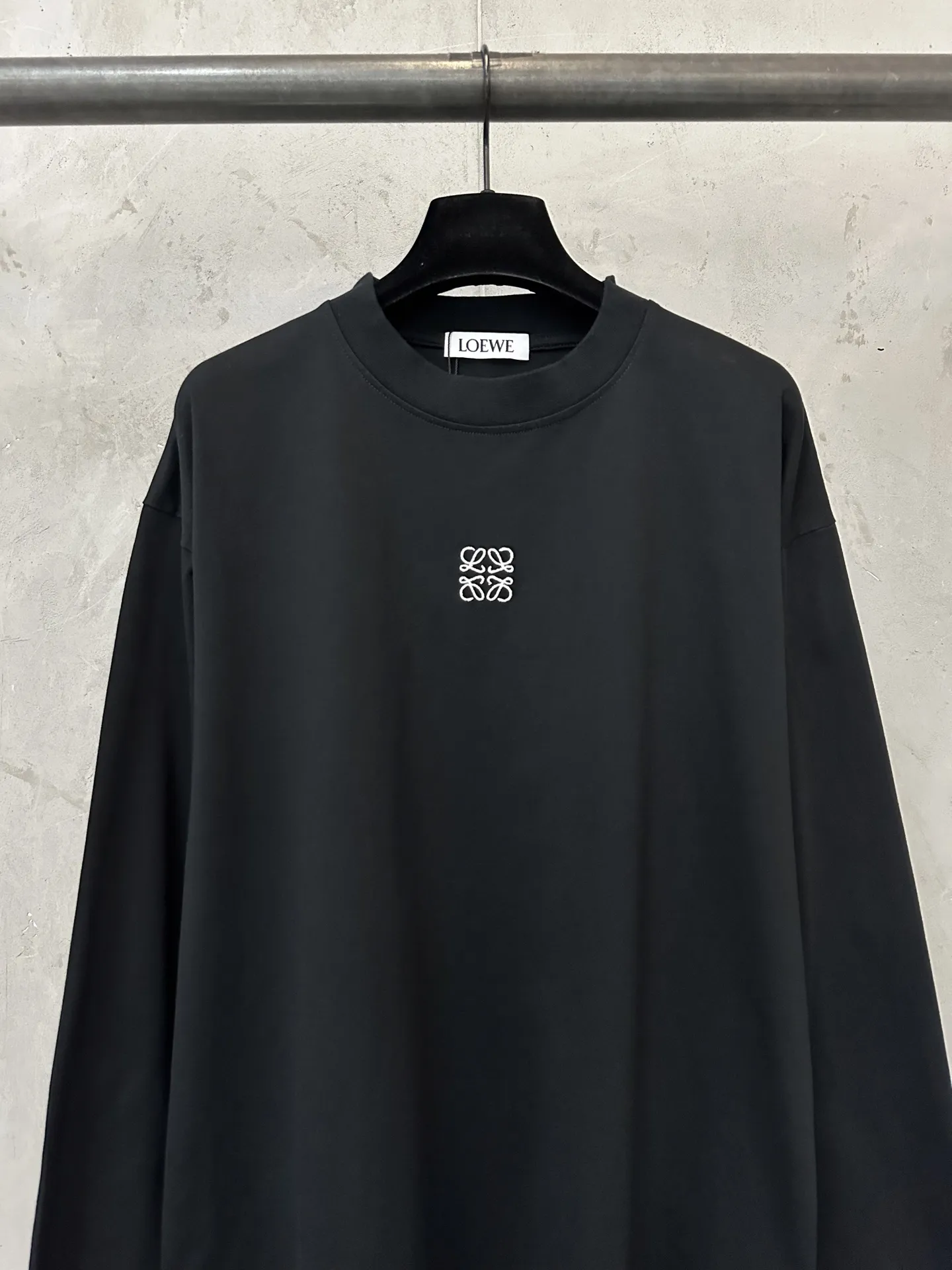 Anagram Logo Long-Sleeve T-Shirt D22022247 — view 3