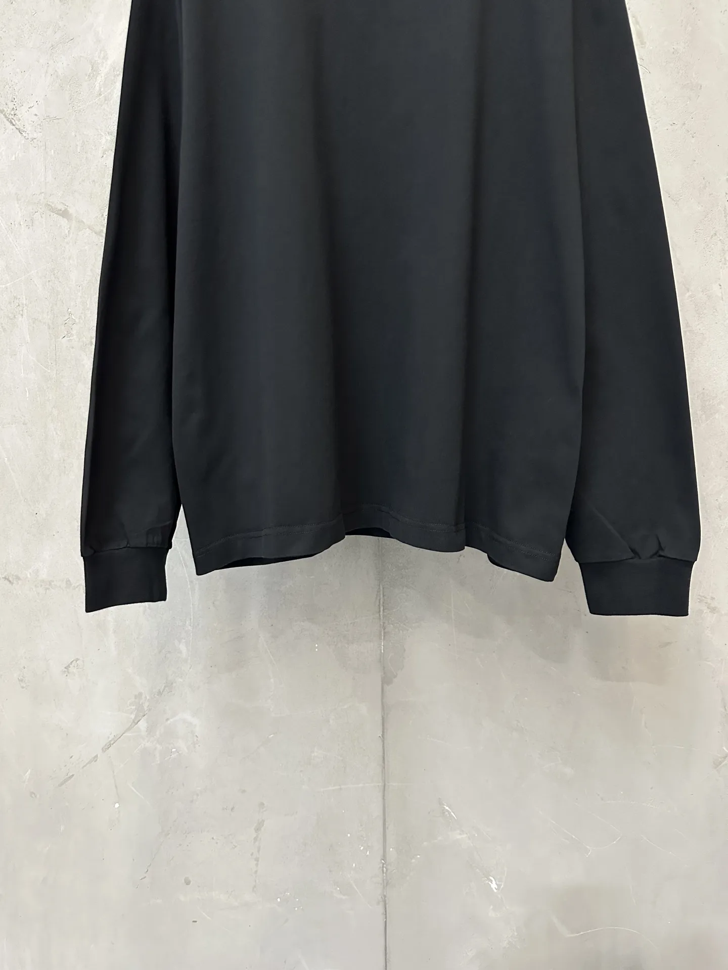 Anagram Logo Long-Sleeve T-Shirt D22022247 — view 4