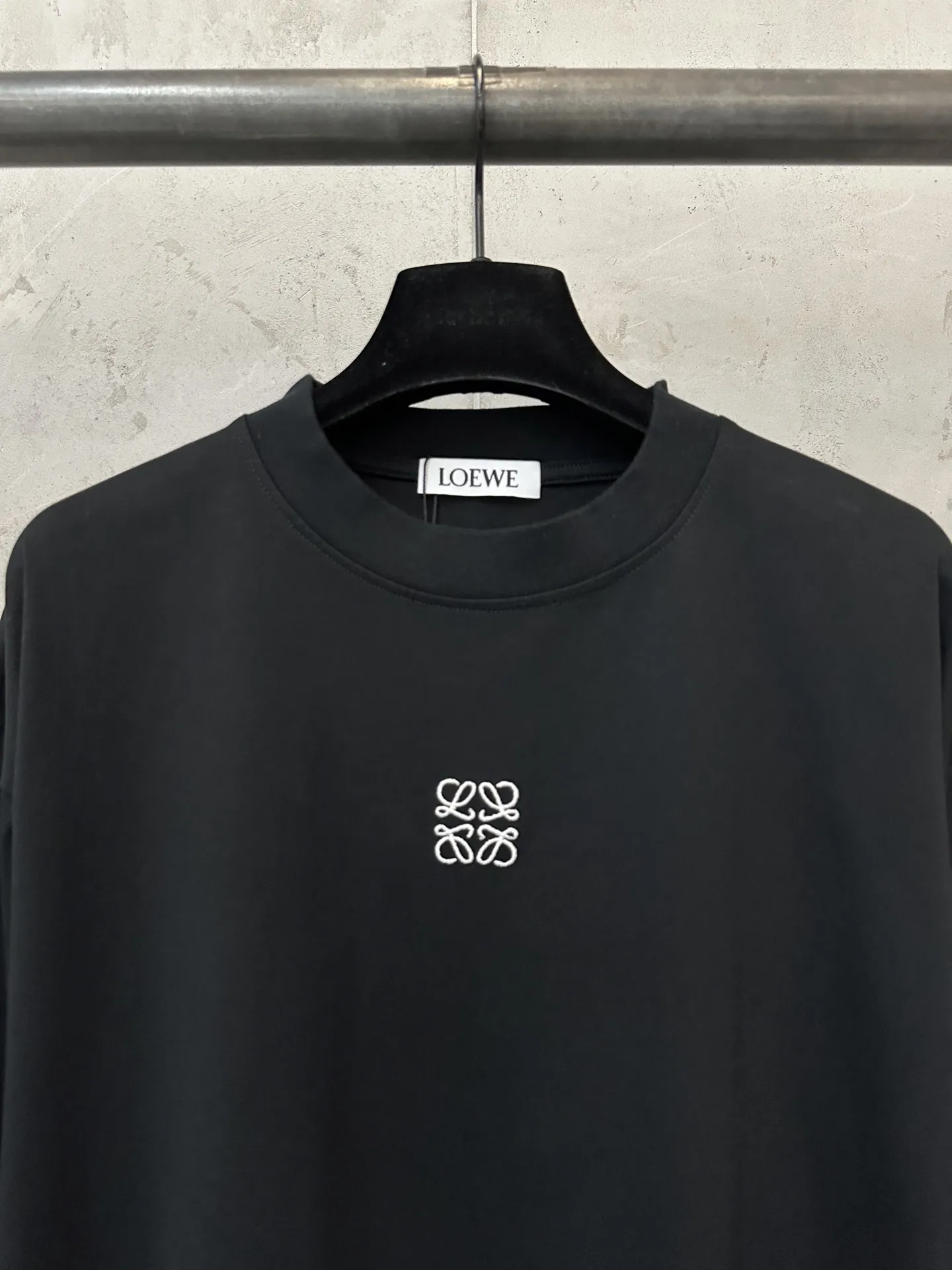 Anagram Logo Long-Sleeve T-Shirt D22022247 — view 5