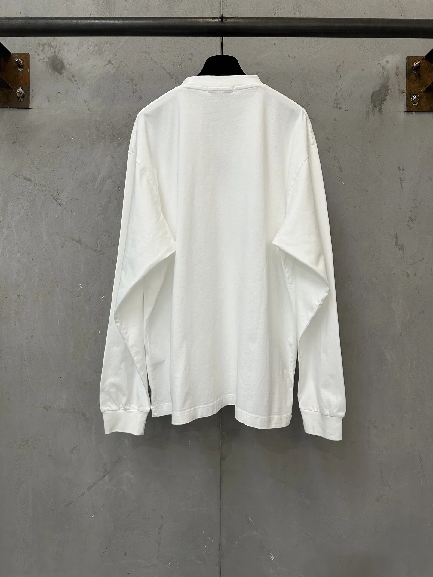 Anagram Logo Long-Sleeved T-Shirt D22022246 — view 2