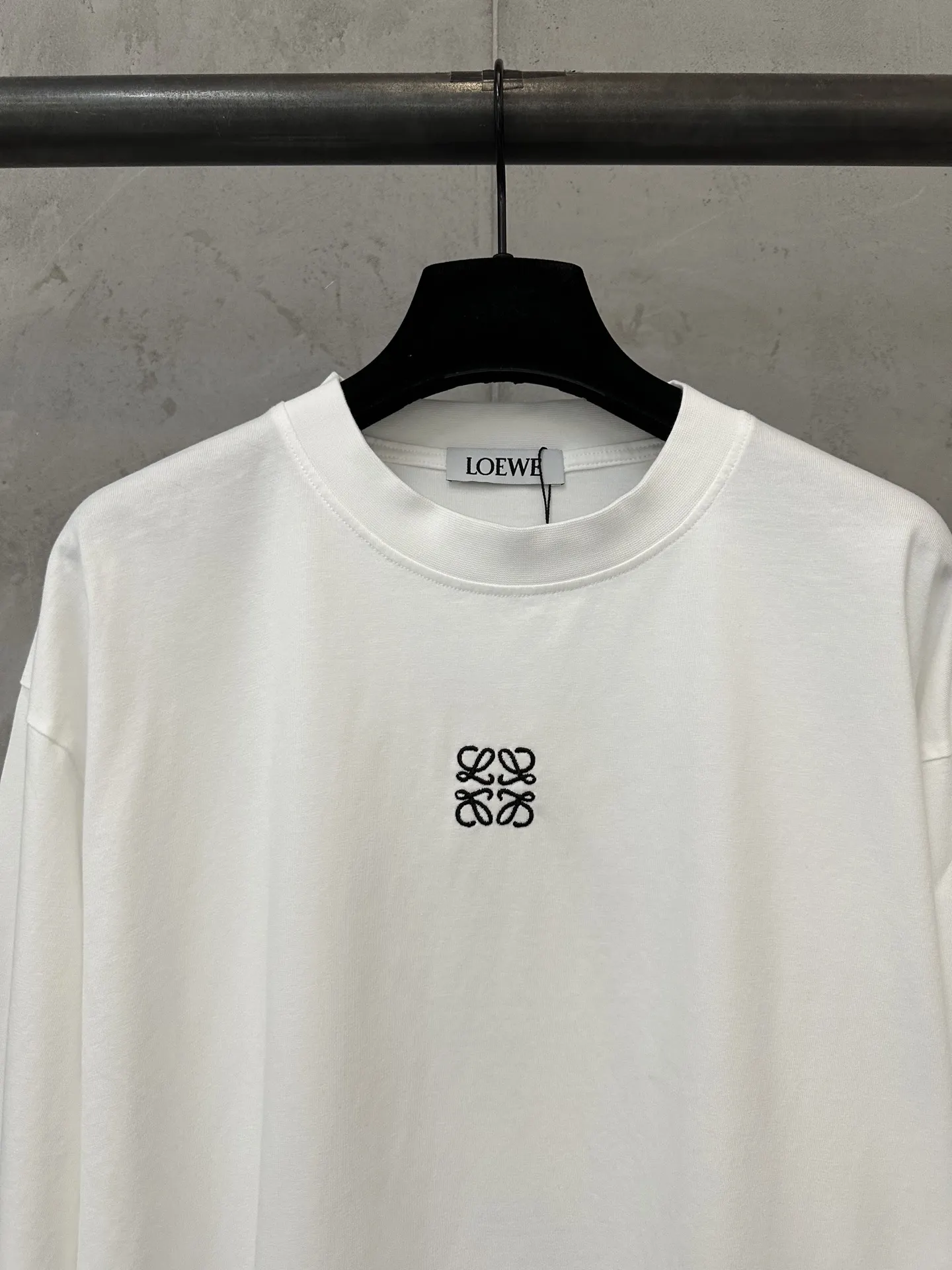 Anagram Logo Long-Sleeved T-Shirt D22022246 — view 5