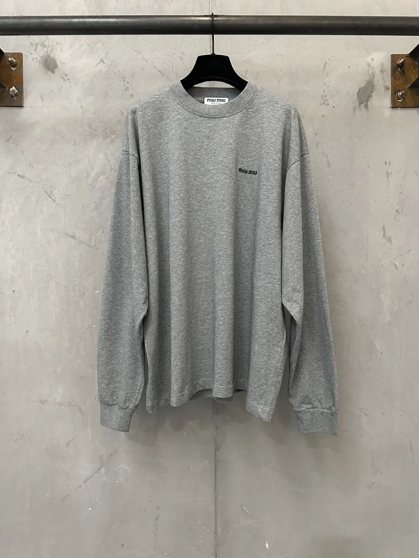 Embroidered Logo Long-Sleeve T-Shirt D22020475