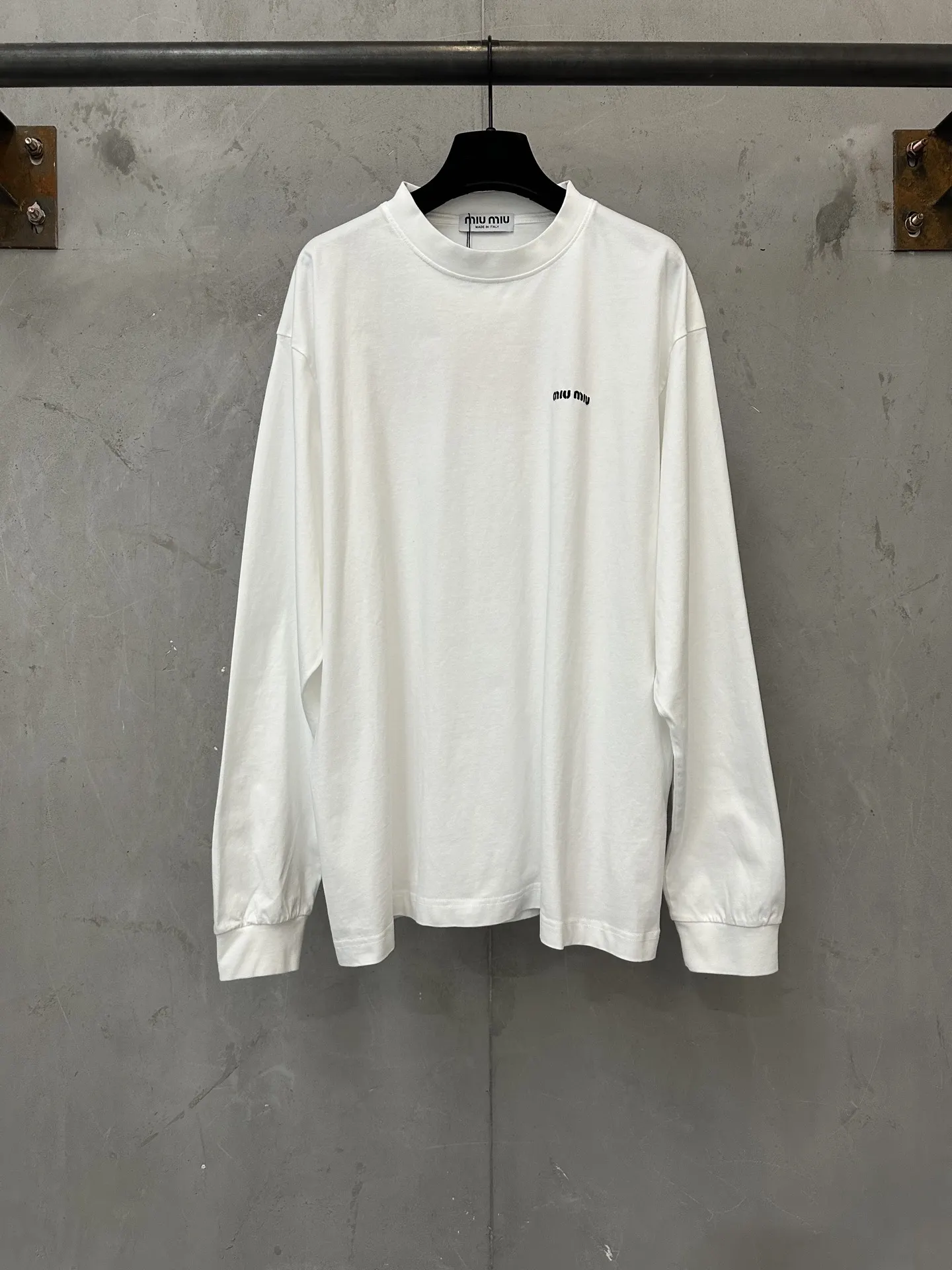 Logo-Embroidered Long-Sleeve T-Shirt D22020476