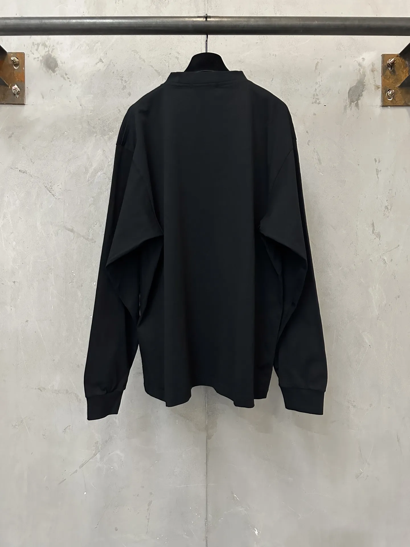 Logo-Embroidered Long-Sleeved T-Shirt D22020474 — view 2