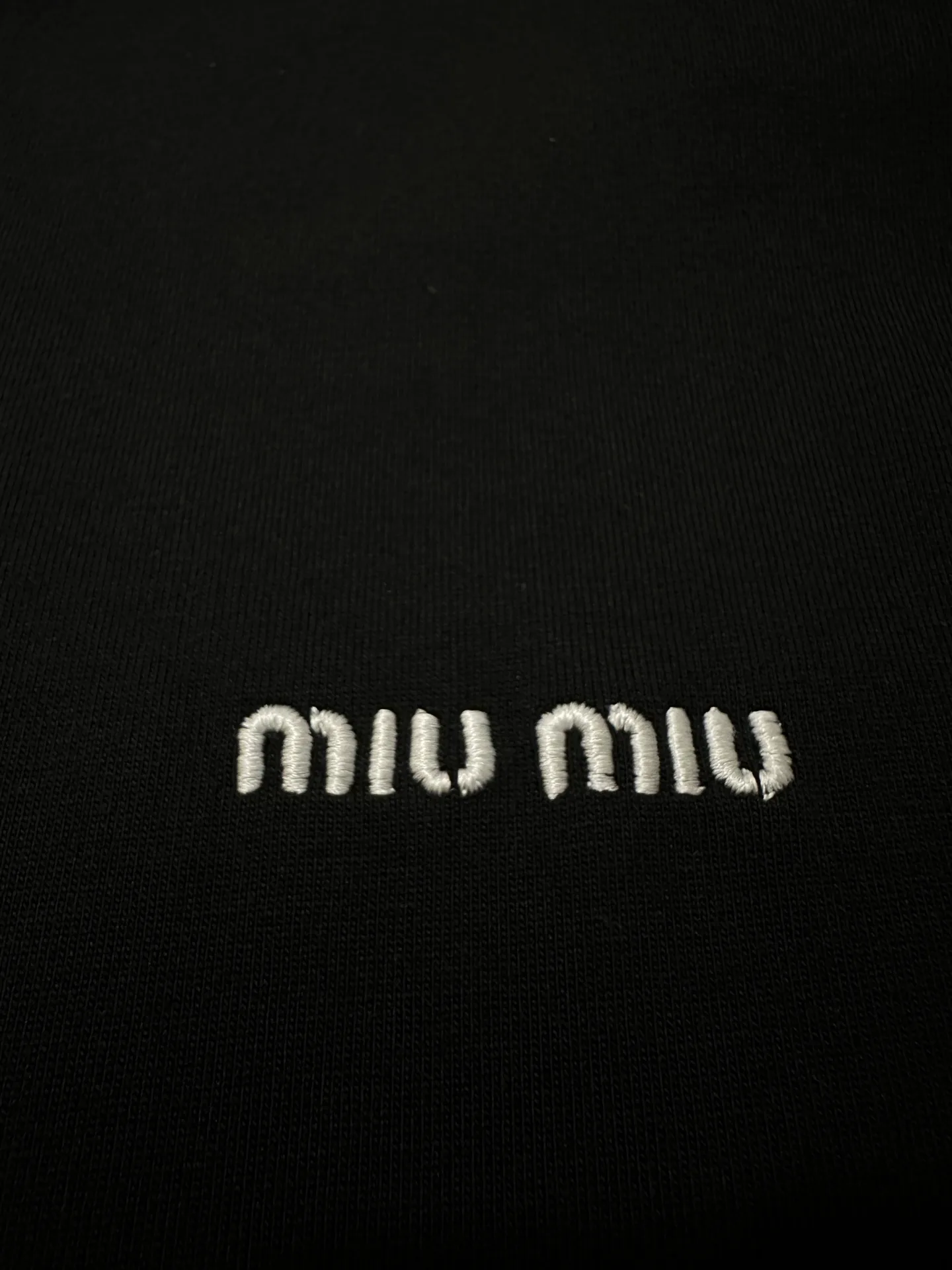 Logo-Embroidered Long-Sleeved T-Shirt D22020474 — view 7