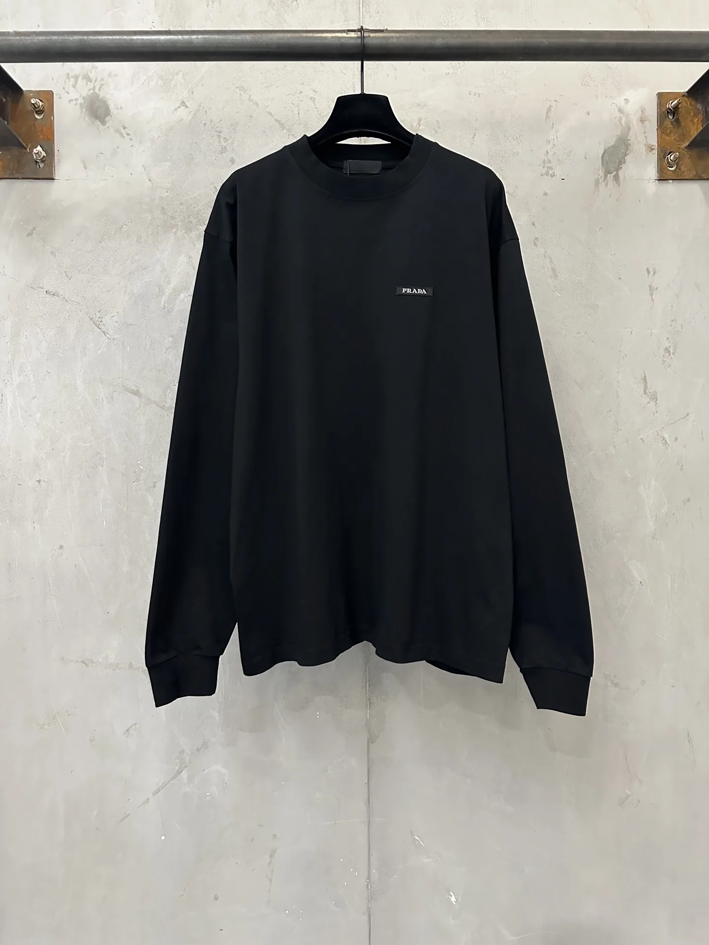 Logo-Patch Long-Sleeve Cotton T-Shirt D22022210