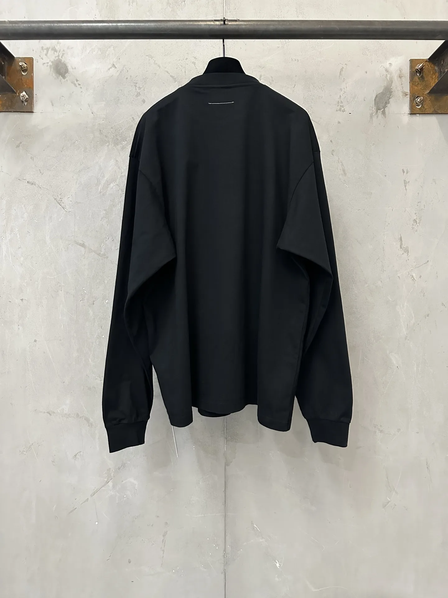 MM6 Maison Margiela Logo Label Long-Sleeve T-Shirt D22023078 — view 2