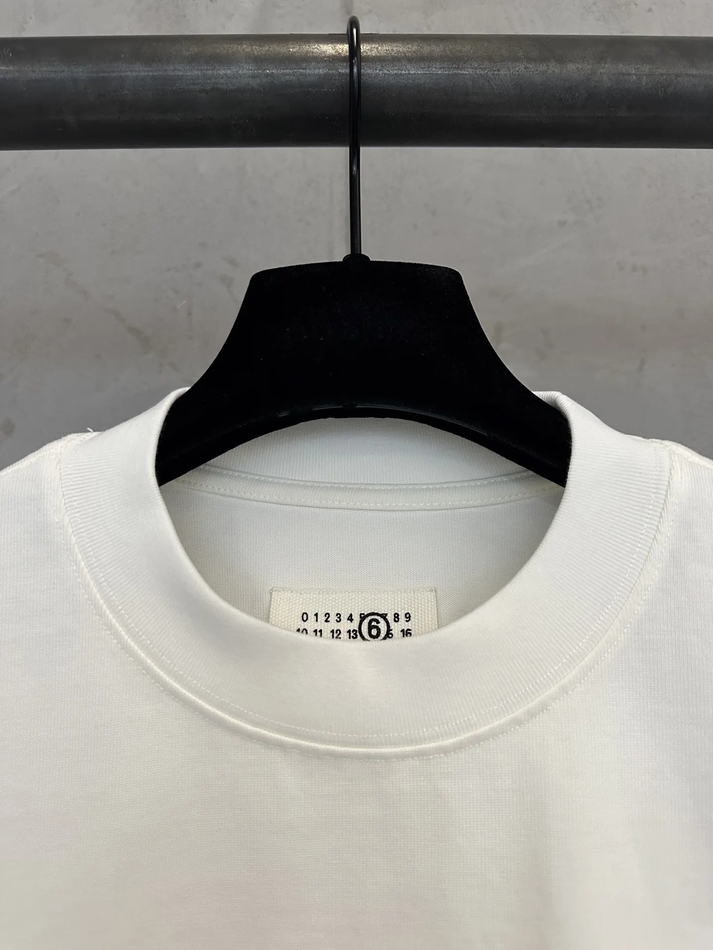 MM6 Heavyweight Cotton Jersey Logo T-Shirt D22011883 — view 7