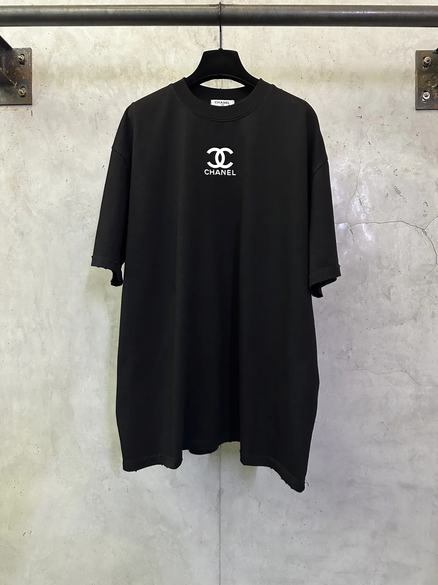 Logo Print Heavyweight Cotton T-Shirt D22012441