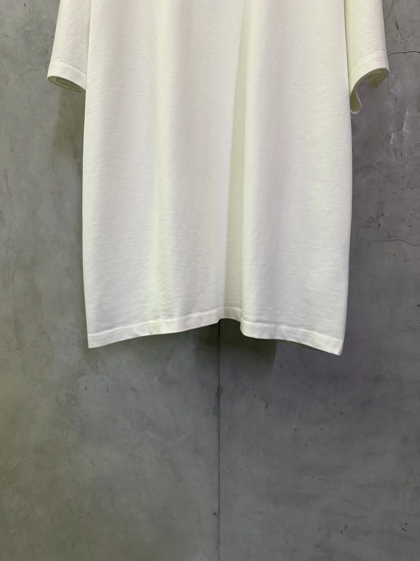Logo-Print Heavyweight Cotton T-Shirt D22012455 — view 4