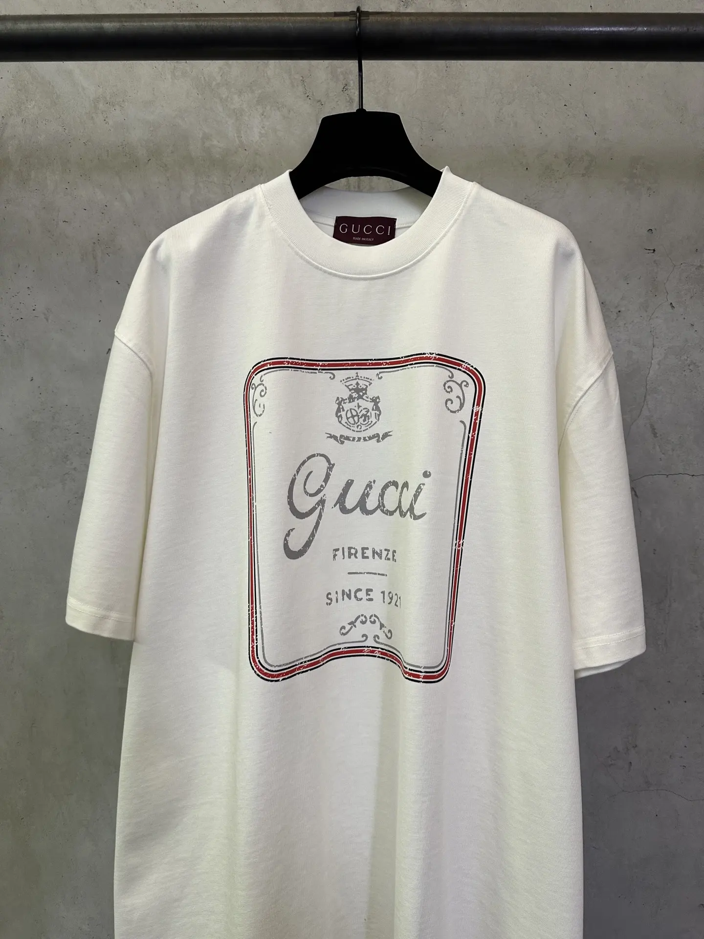 Gucci Firenze Logo Print Cotton T-Shirt D22012454 — view 3