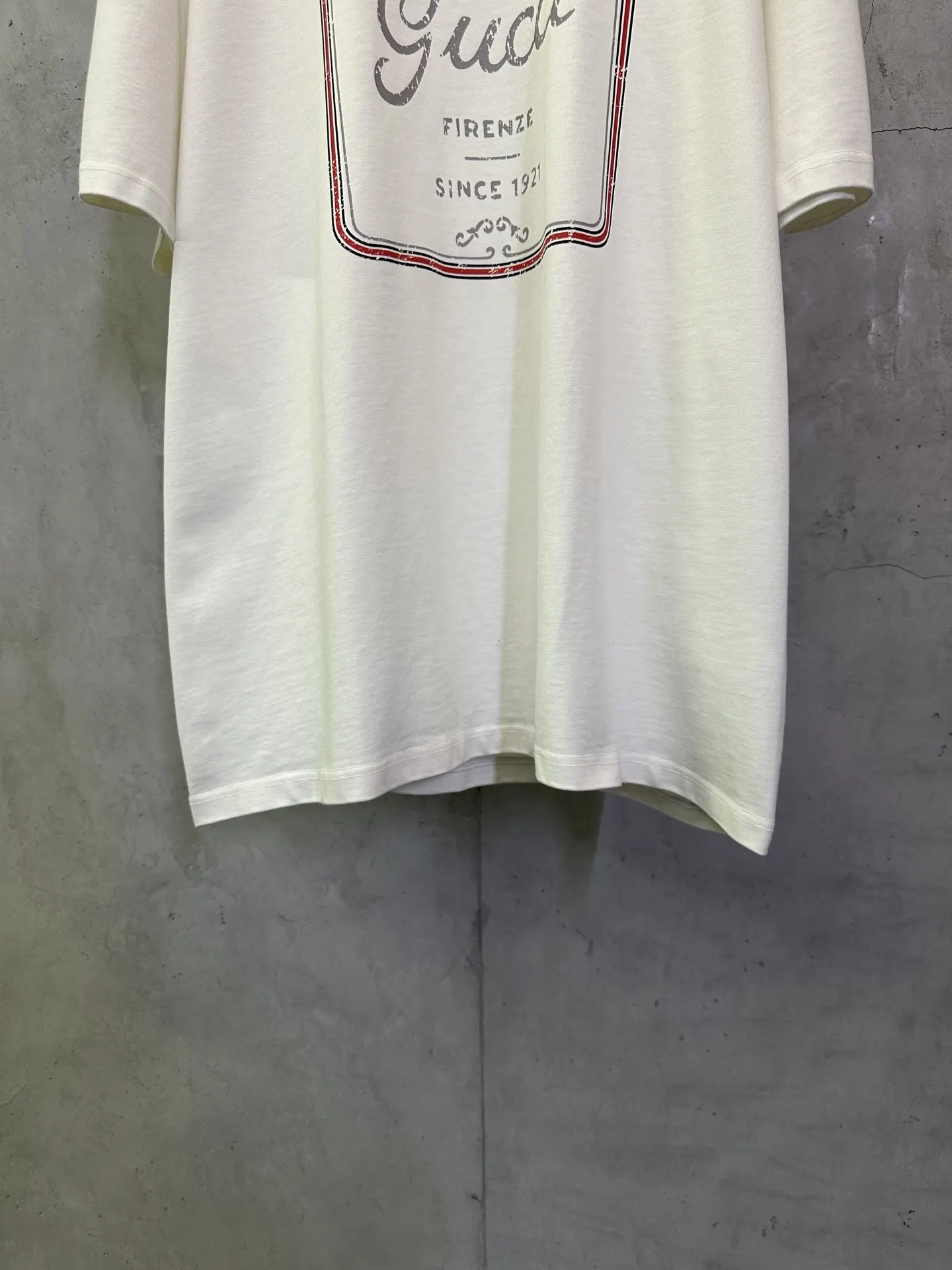 Gucci Firenze Logo Print Cotton T-Shirt D22012454 — view 4
