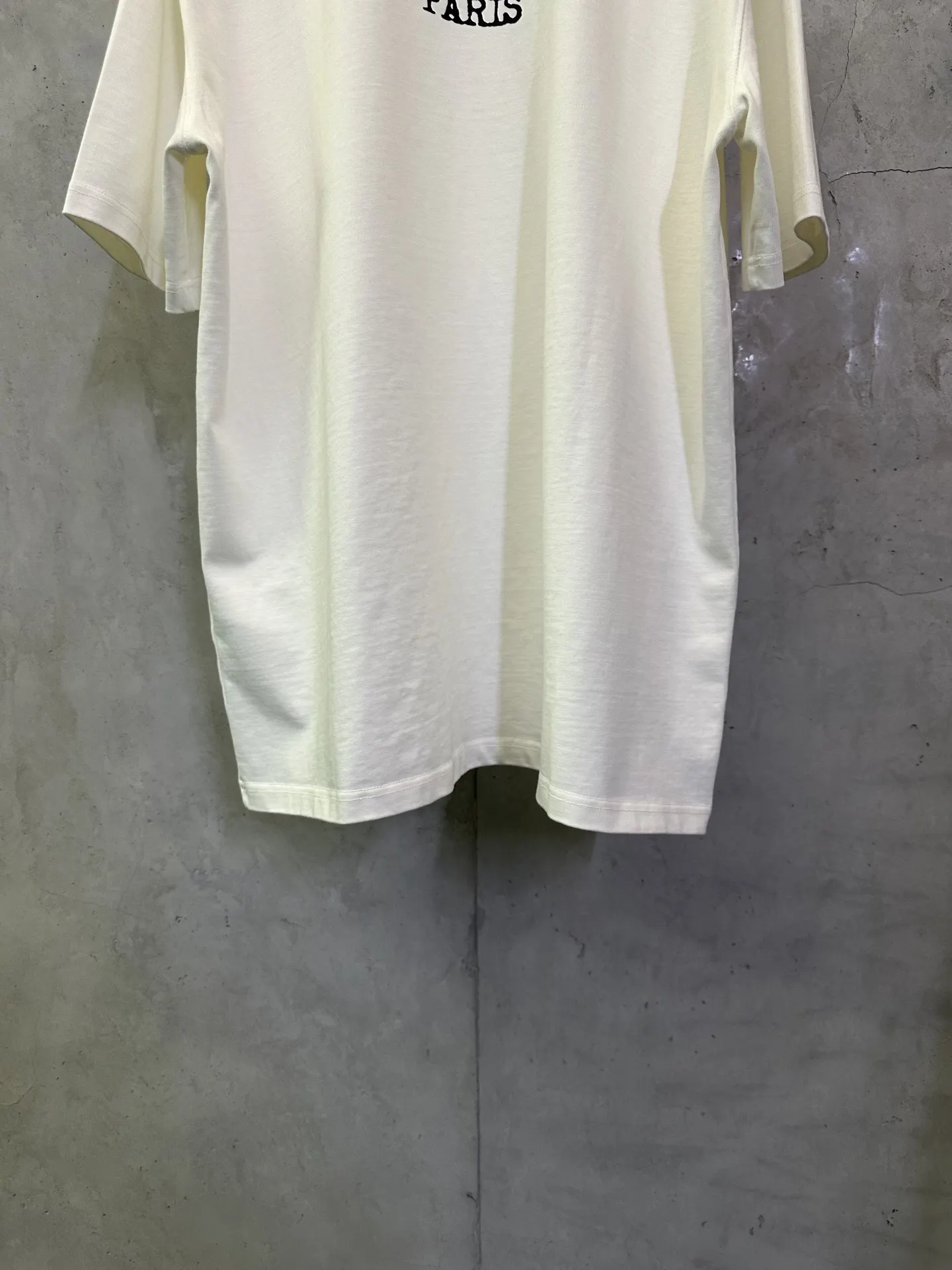 Givenchy Logo Print Heavyweight Cotton T-Shirt D22012463 — view 6