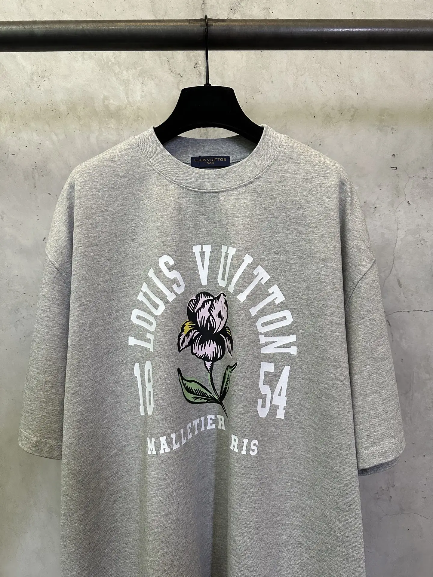 1854 Iris Graphic Heavyweight T-Shirt D22012336 — view 3