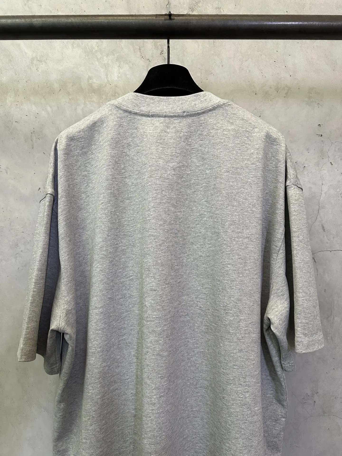 1854 Iris Graphic Heavyweight T-Shirt D22012336 — view 5