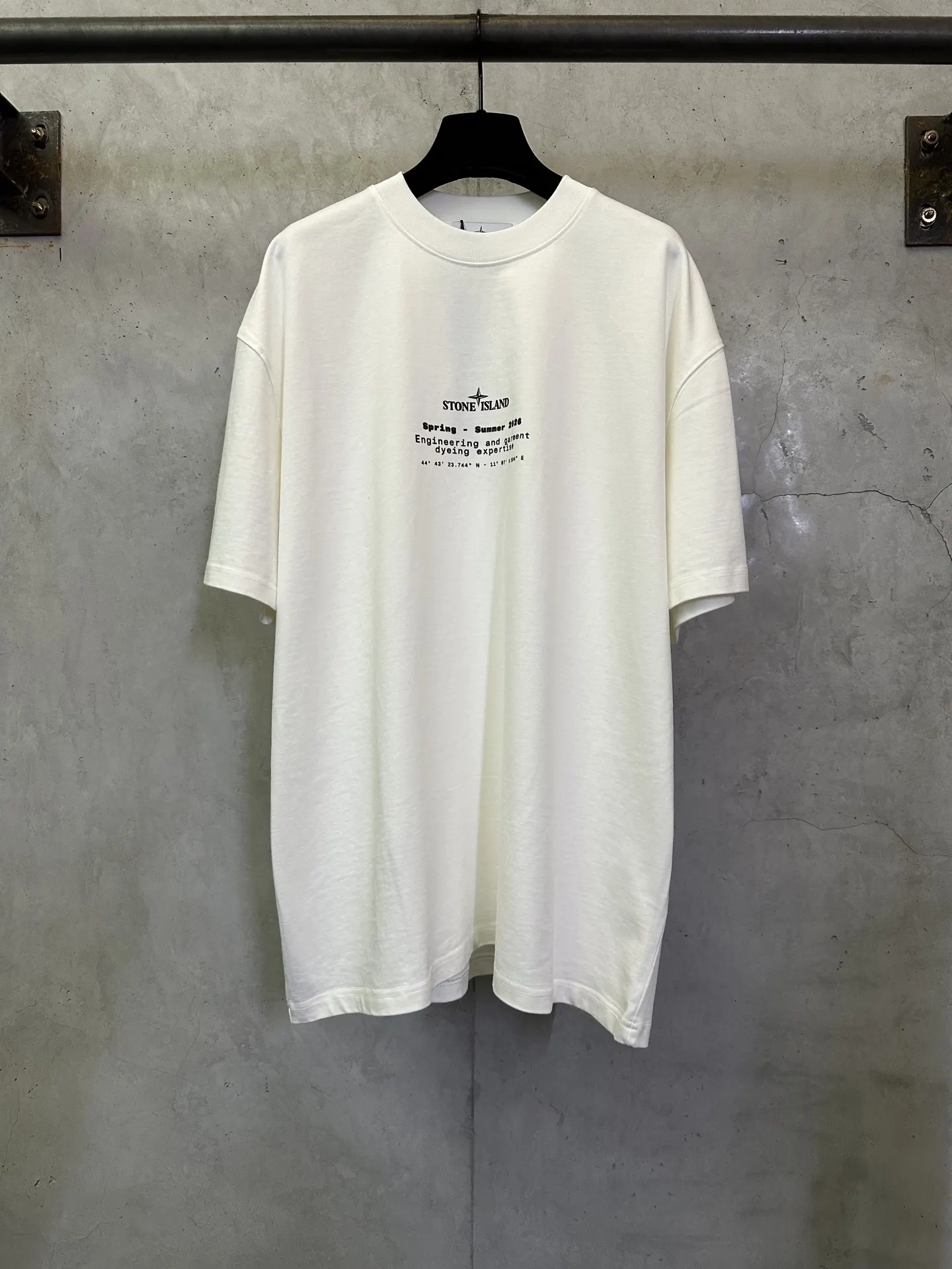 Stone Island Compass Logo Heavyweight Cotton T-Shirt D22012338